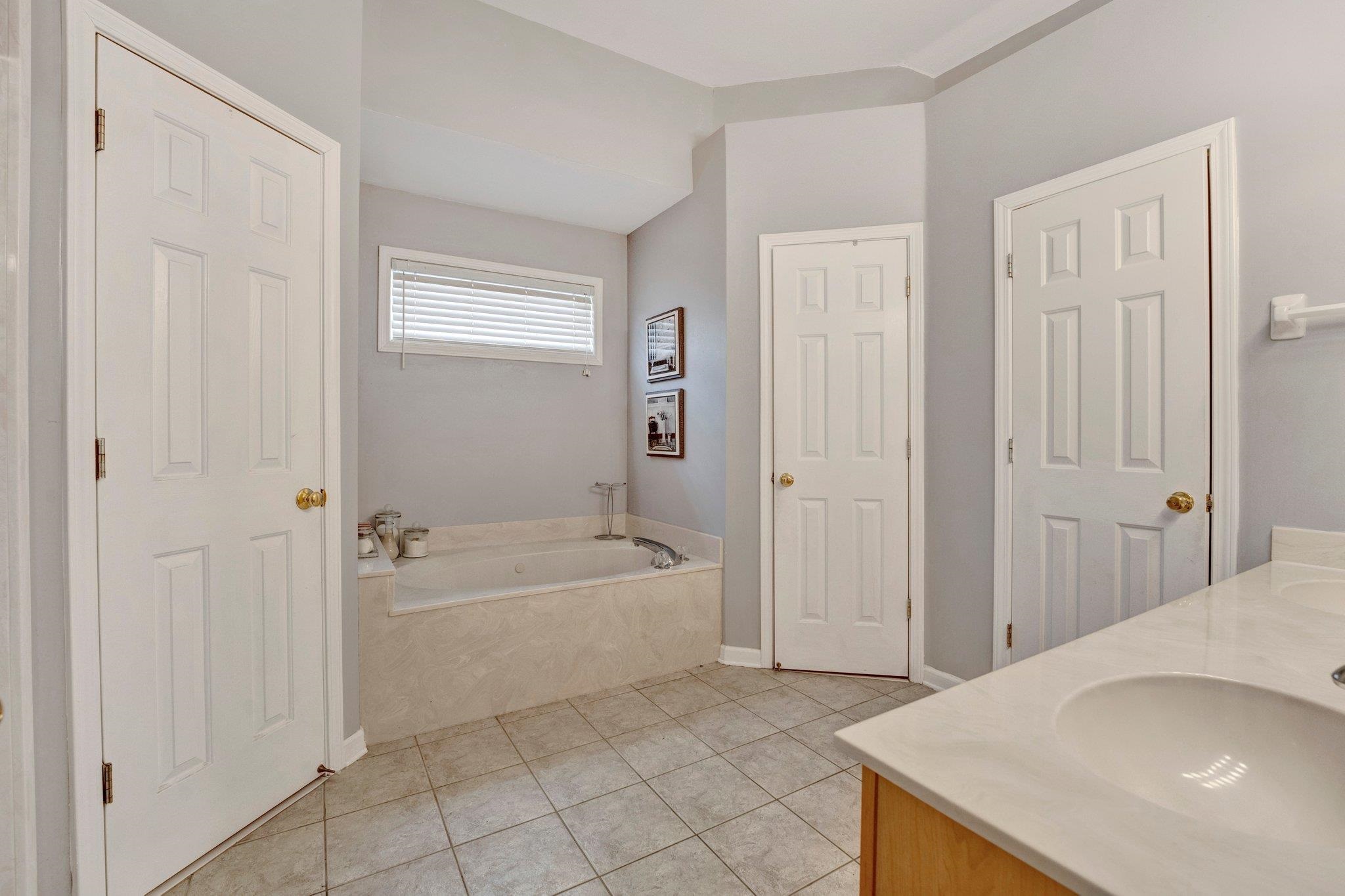 327 MAYHURST LN