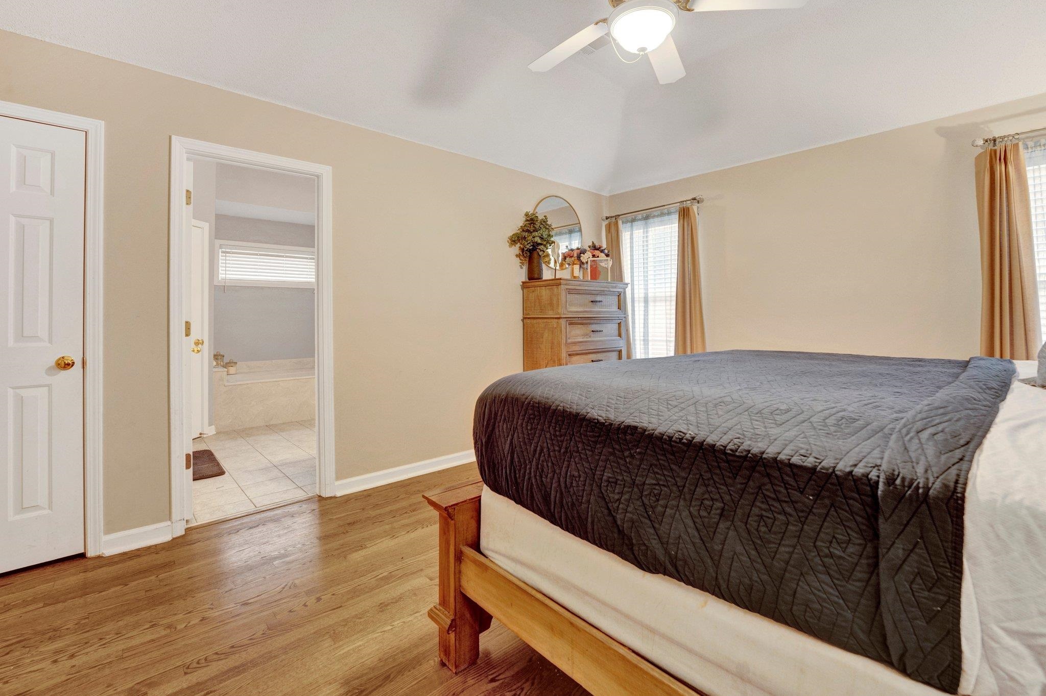 327 MAYHURST LN