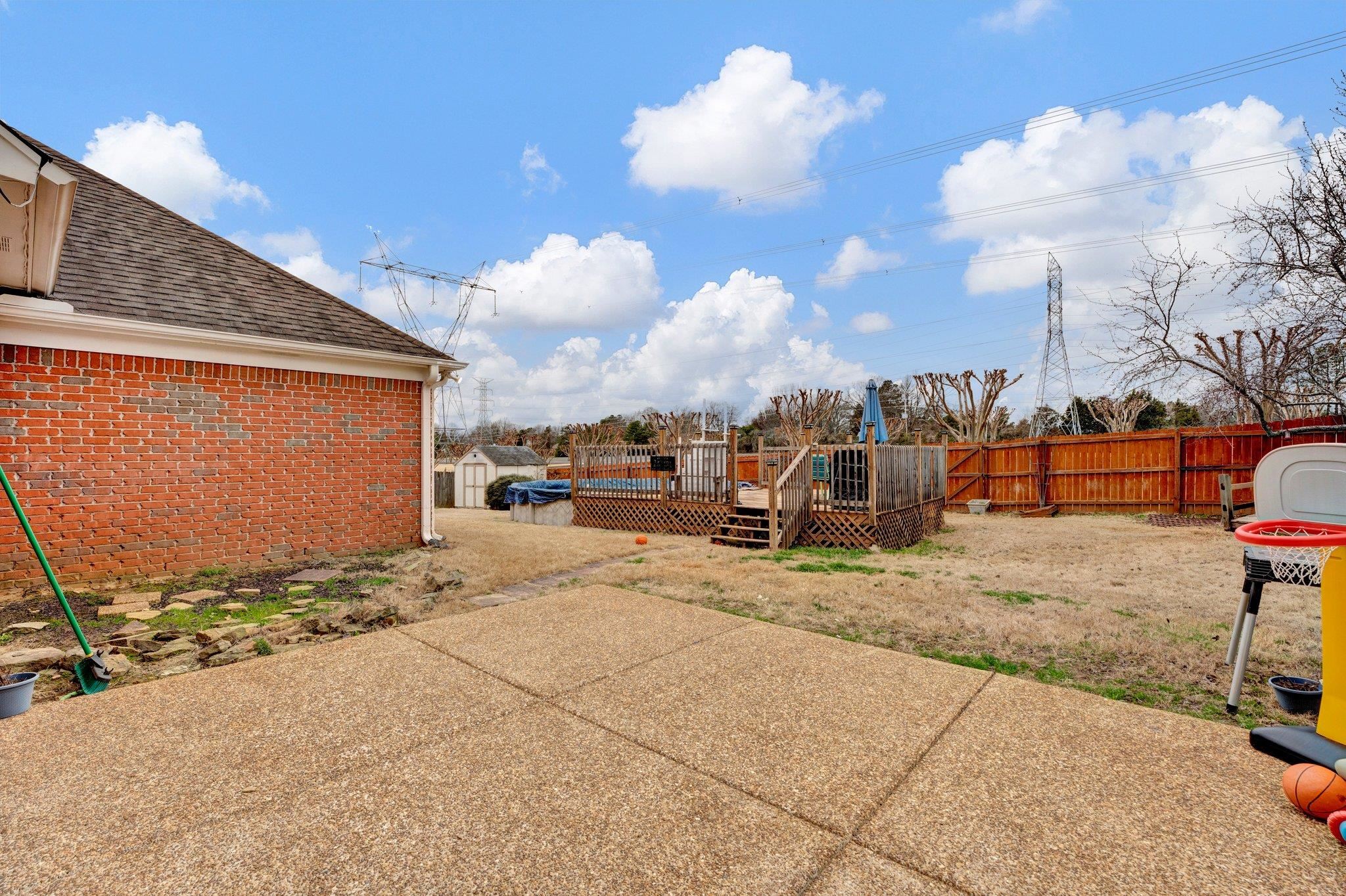 327 MAYHURST LN