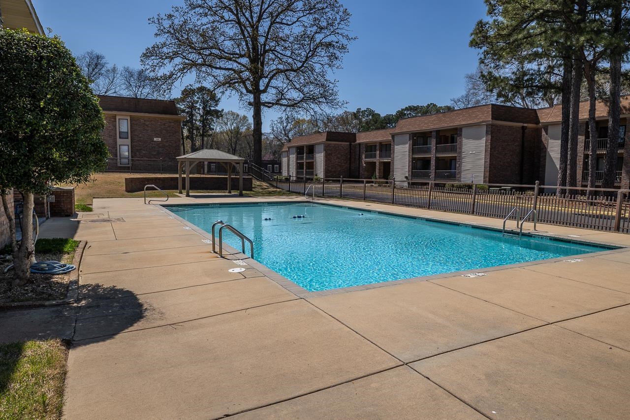 6586 S POPLAR WOODS CIR Unit: 4