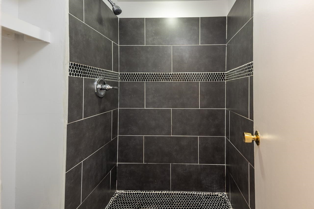 6586 S POPLAR WOODS CIR Unit: 4