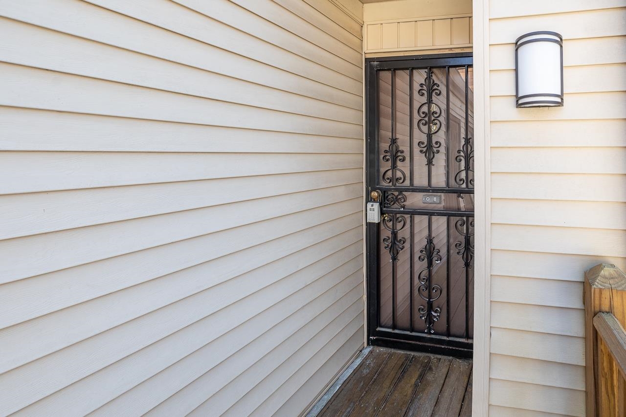 6586 S POPLAR WOODS CIR Unit: 4