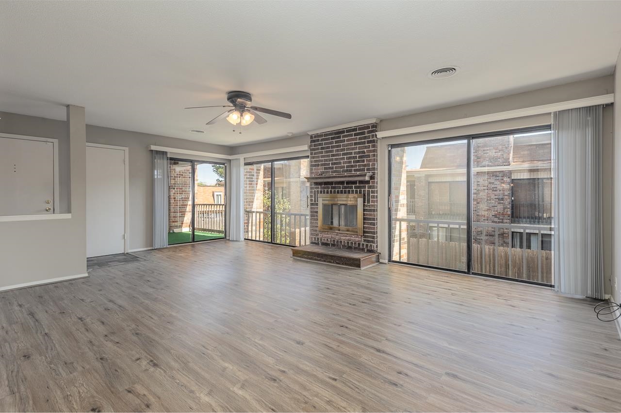 6586 S POPLAR WOODS CIR Unit: 4