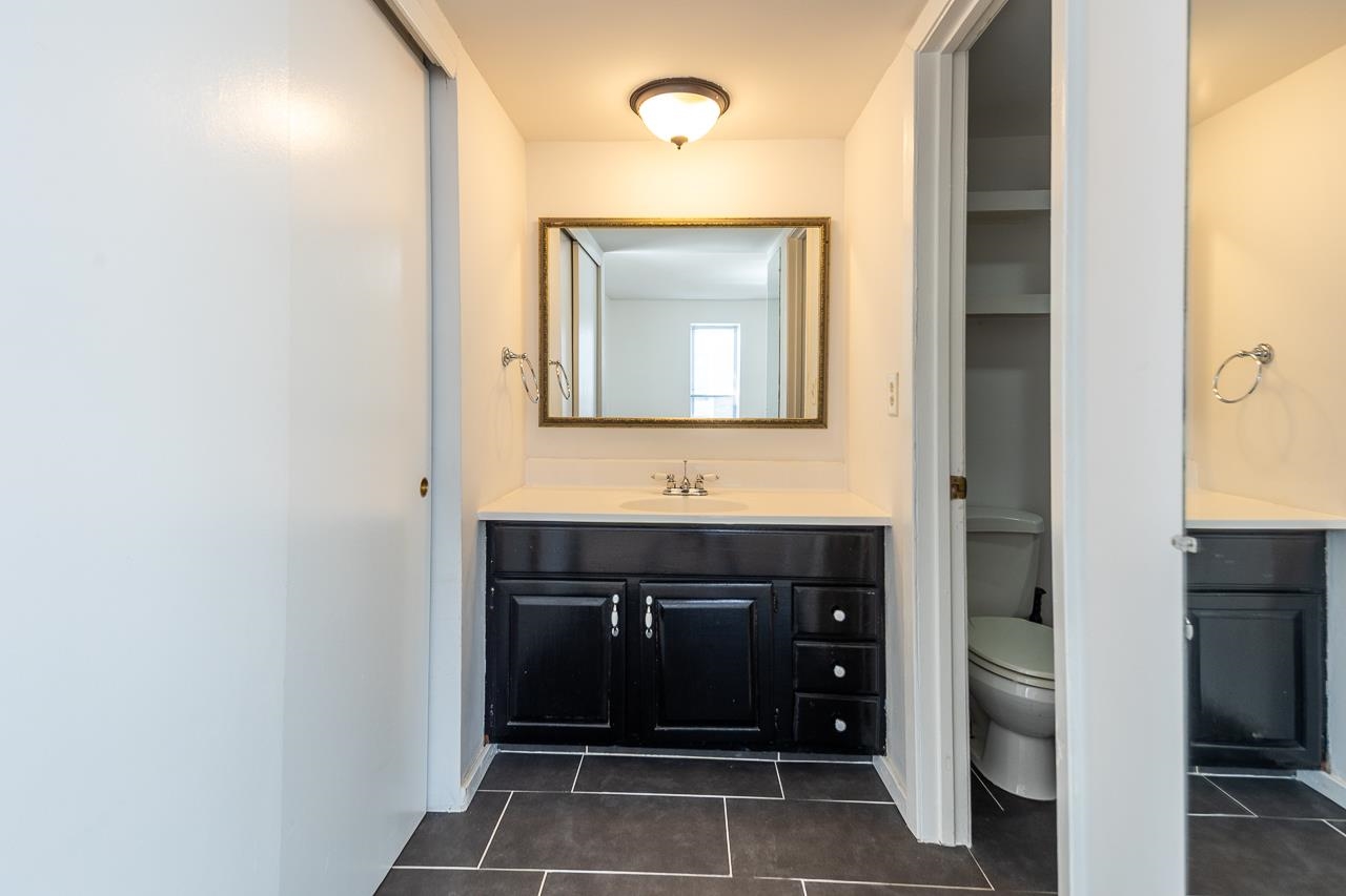 6586 S POPLAR WOODS CIR Unit: 4