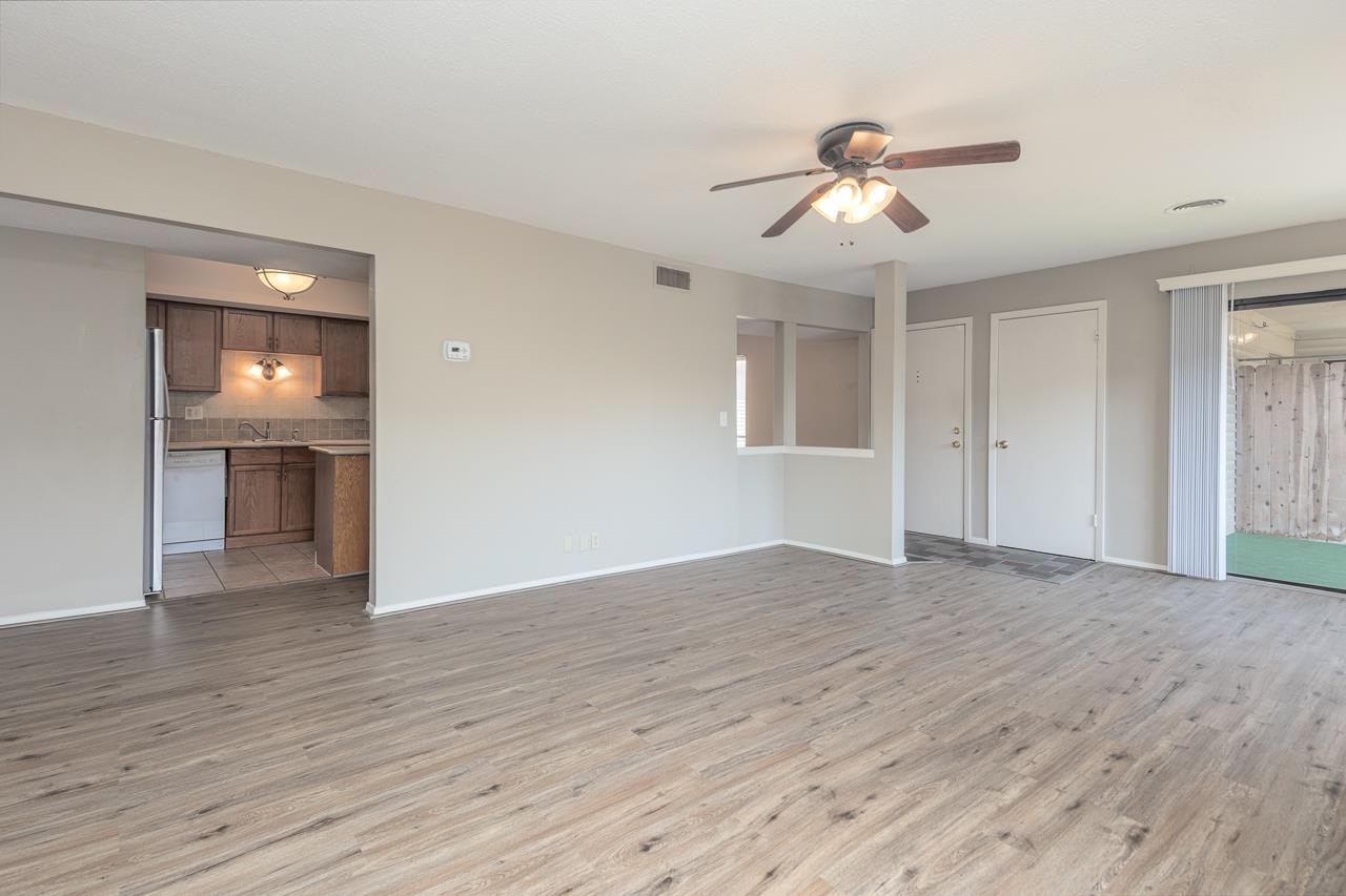 6586 S POPLAR WOODS CIR Unit: 4