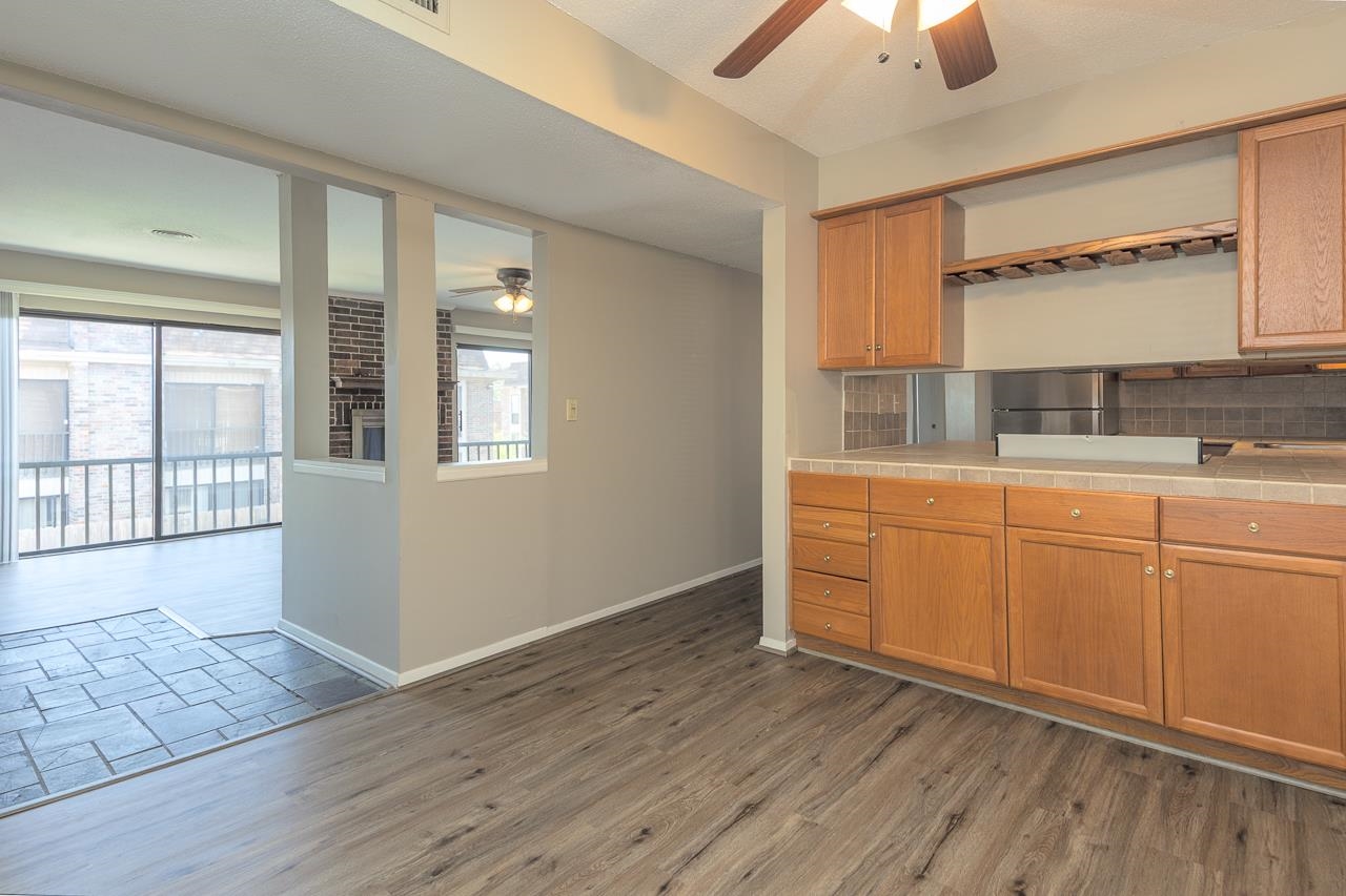 6586 S POPLAR WOODS CIR Unit: 4