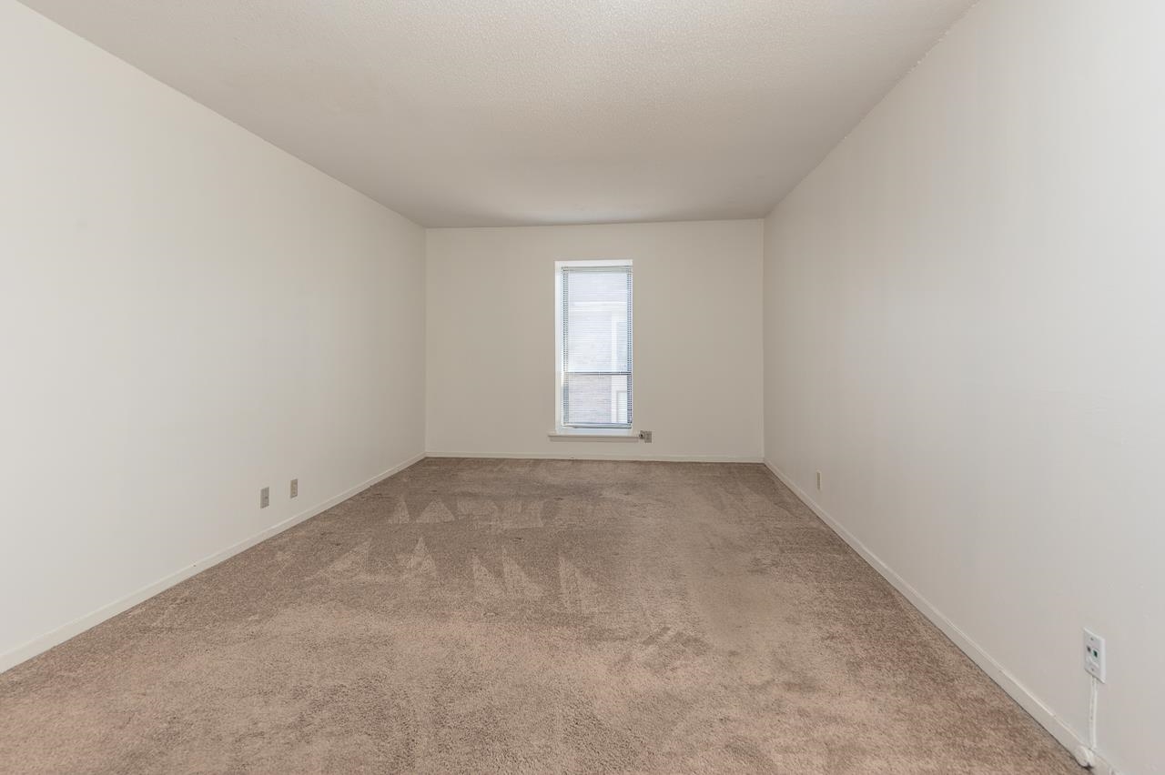 6586 S POPLAR WOODS CIR Unit: 4