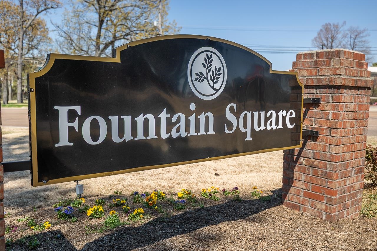 6586 S POPLAR WOODS CIR Unit: 4