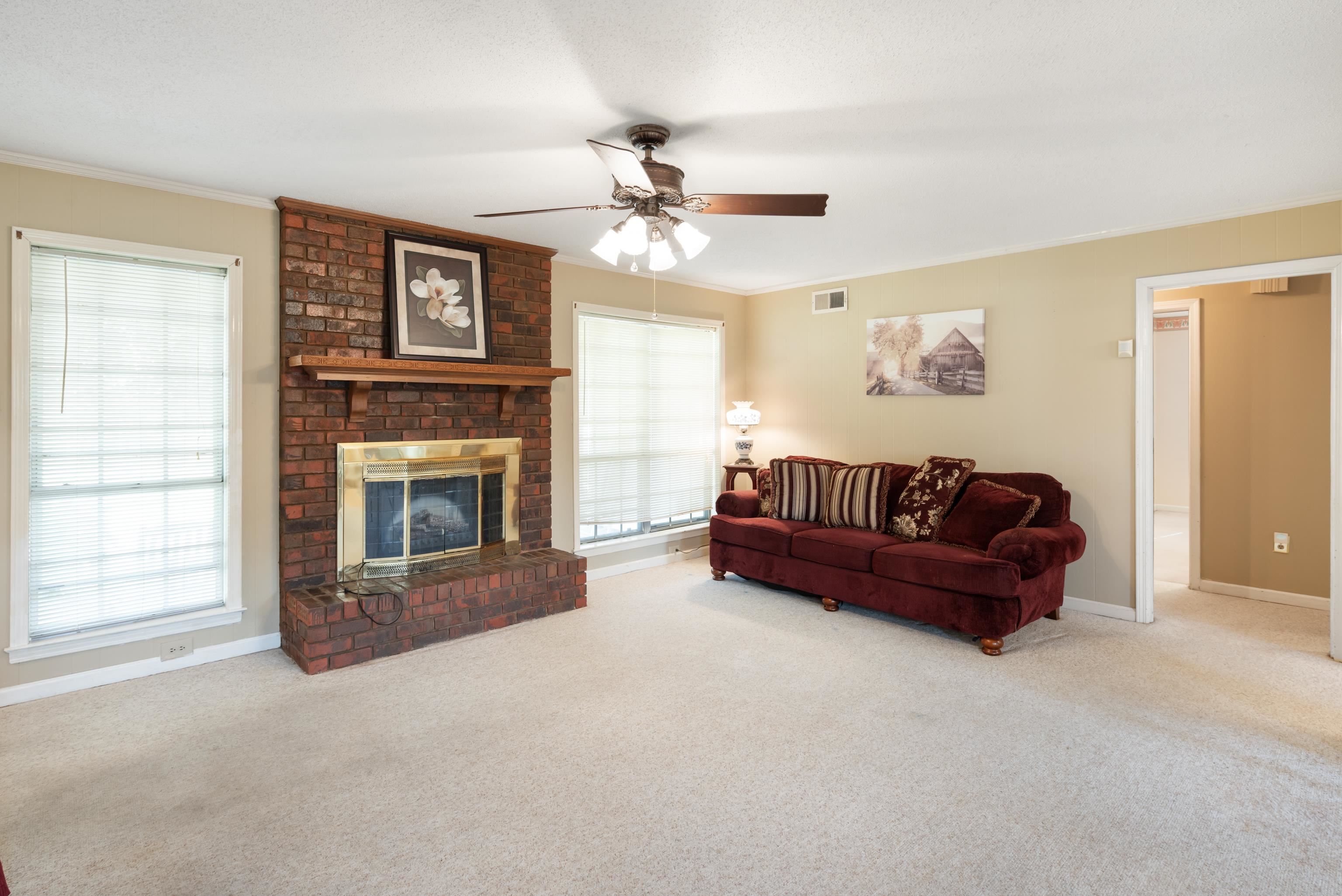 5858 RIDGEVALE AVE