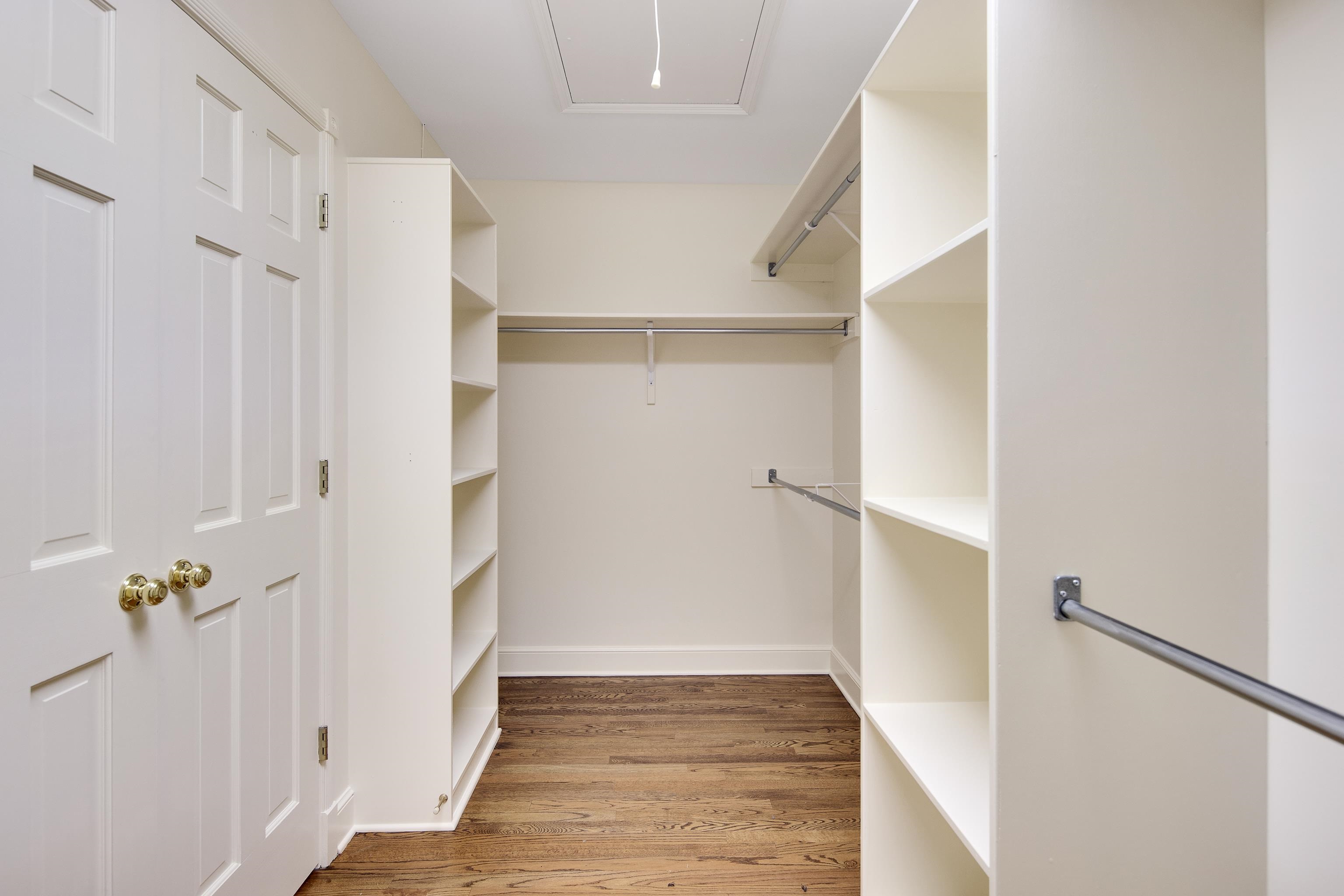 5382 MCELROY CV