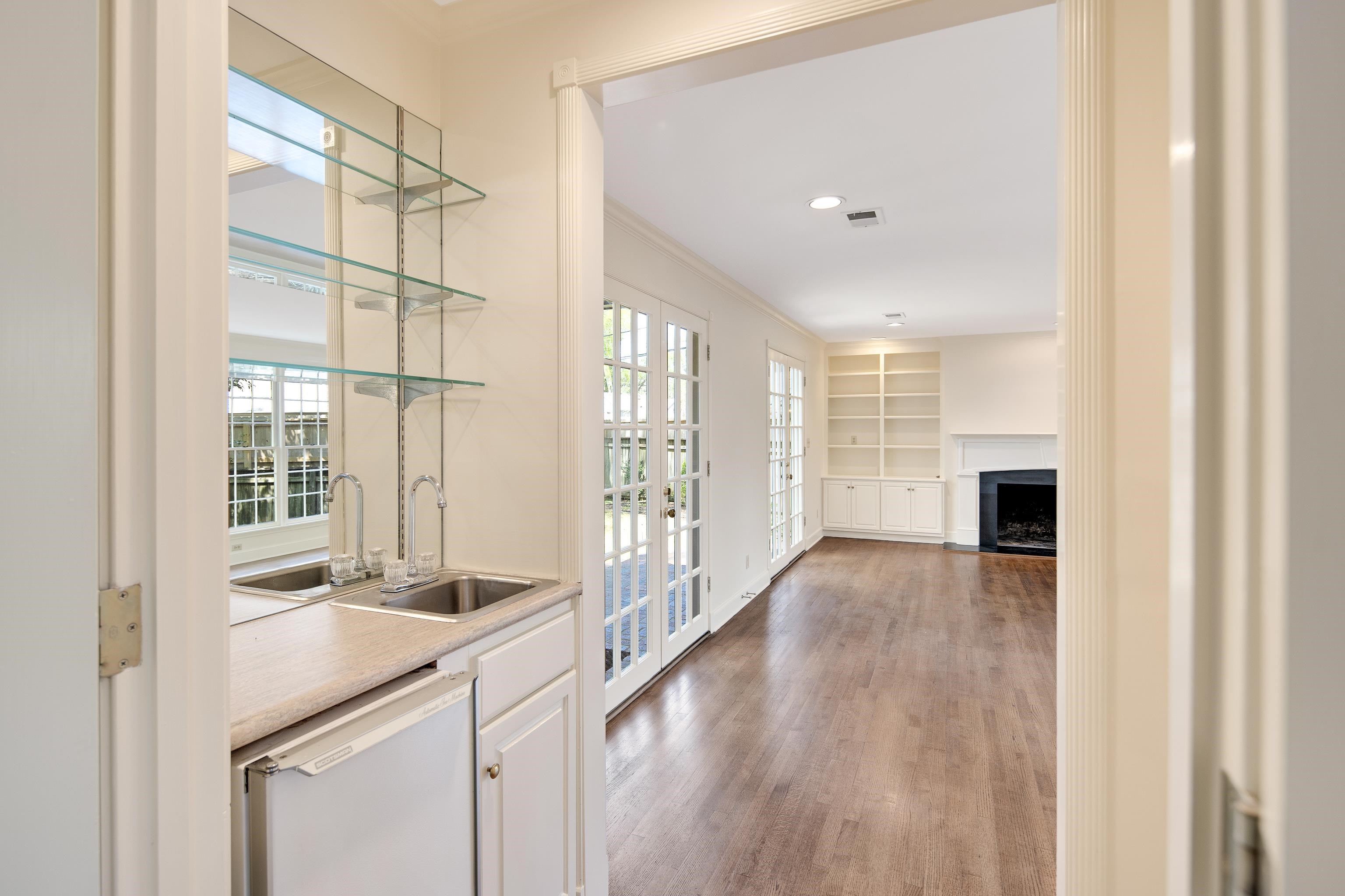 5382 MCELROY CV