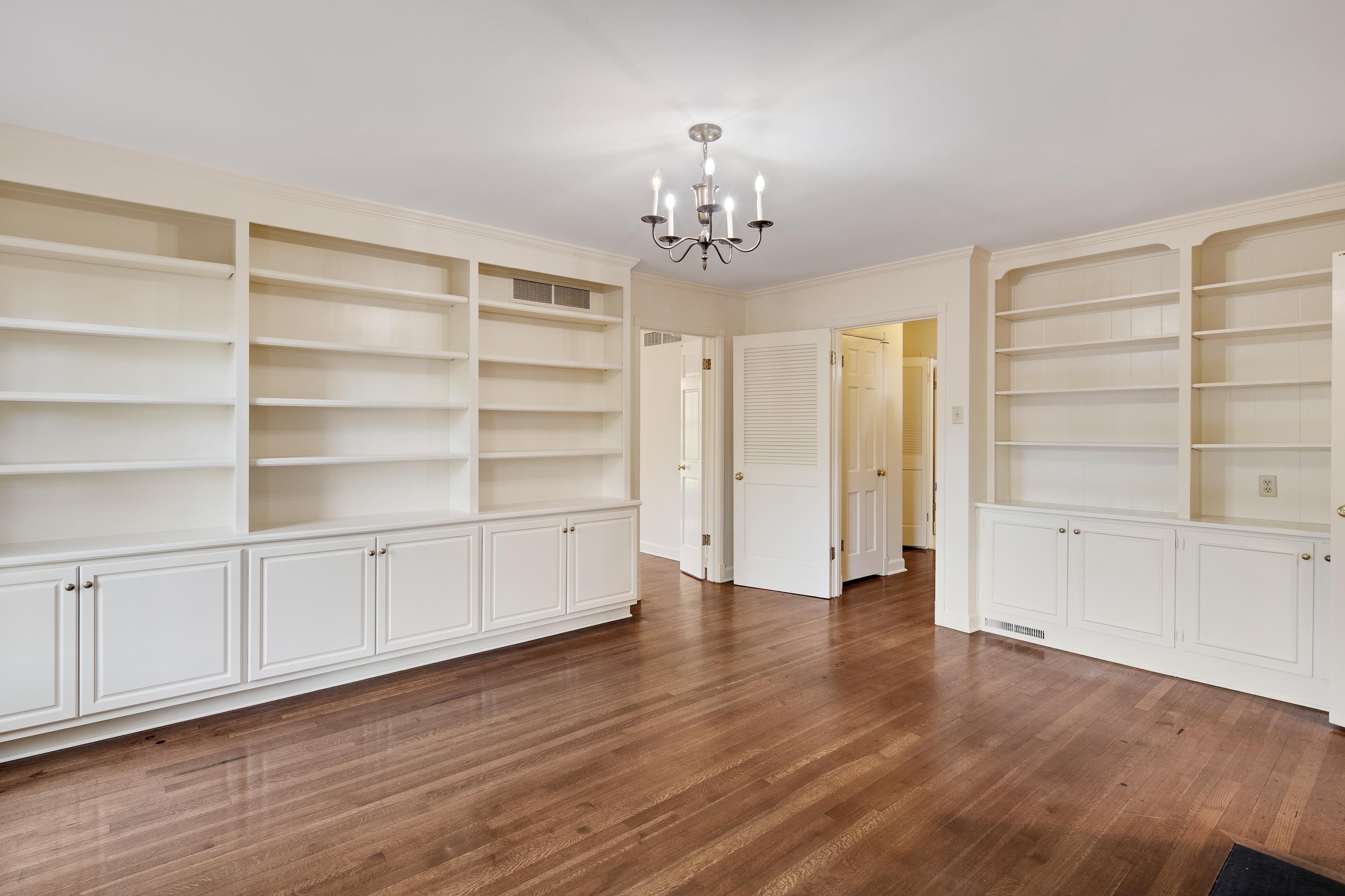 5382 MCELROY CV