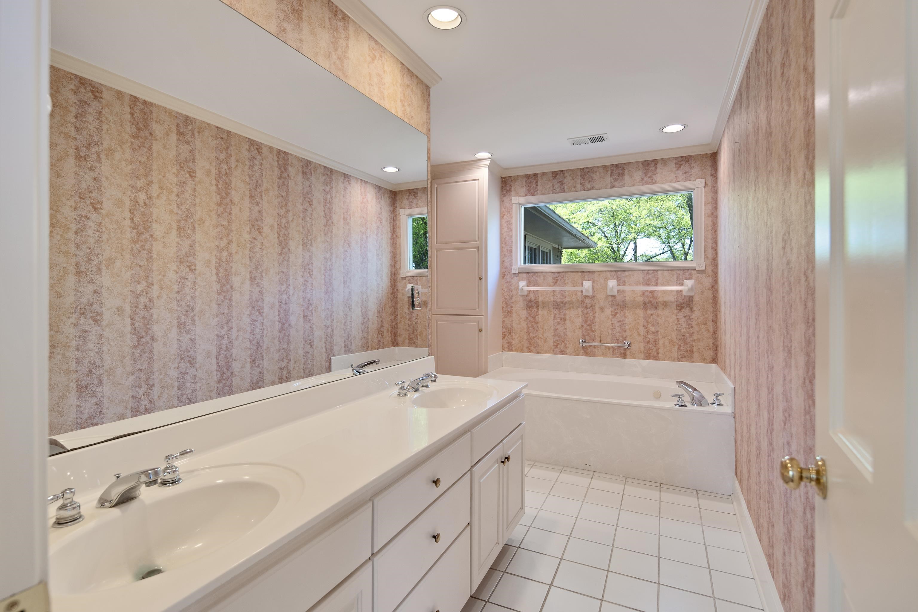 5382 MCELROY CV
