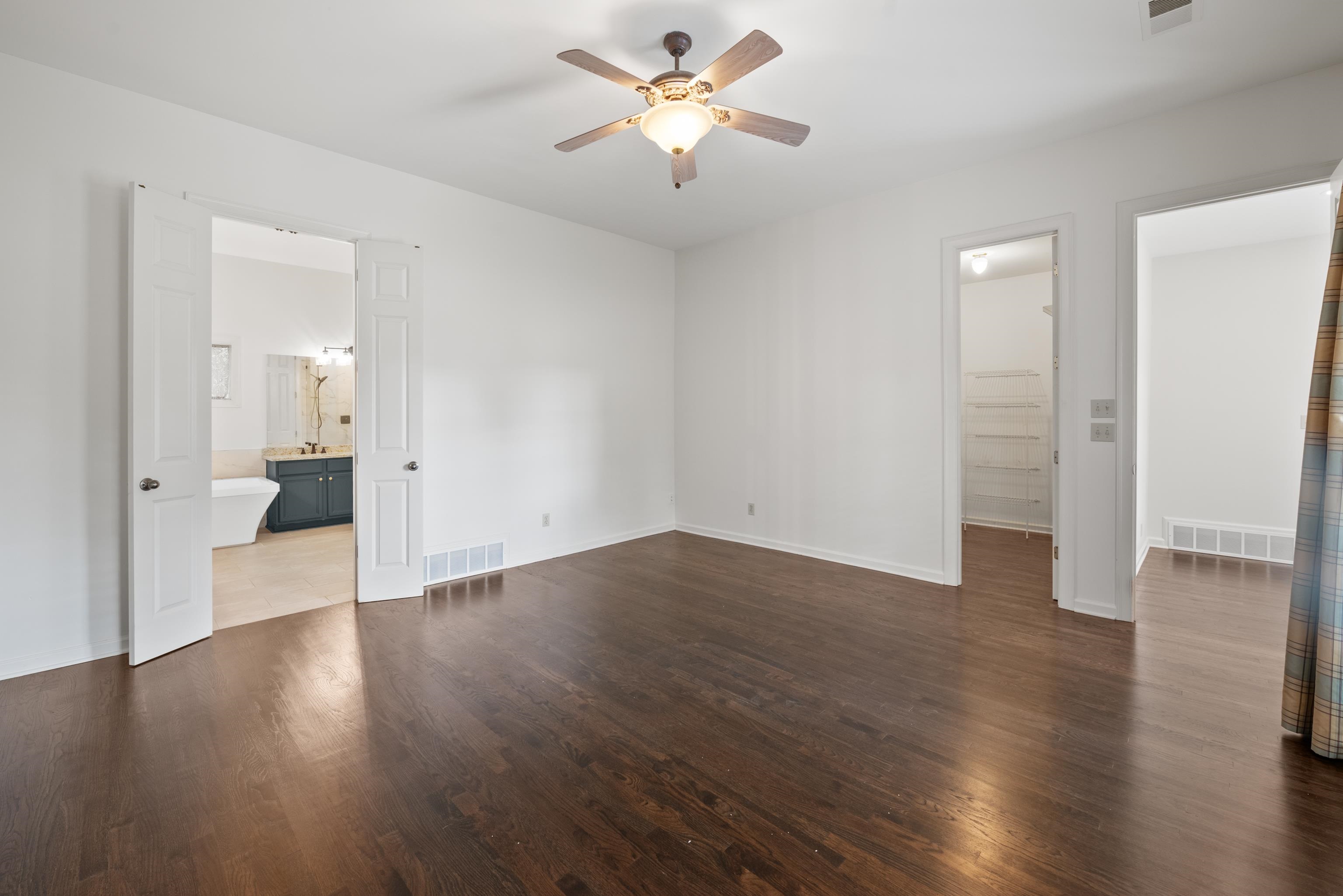 2073 W HOUSTON WAY