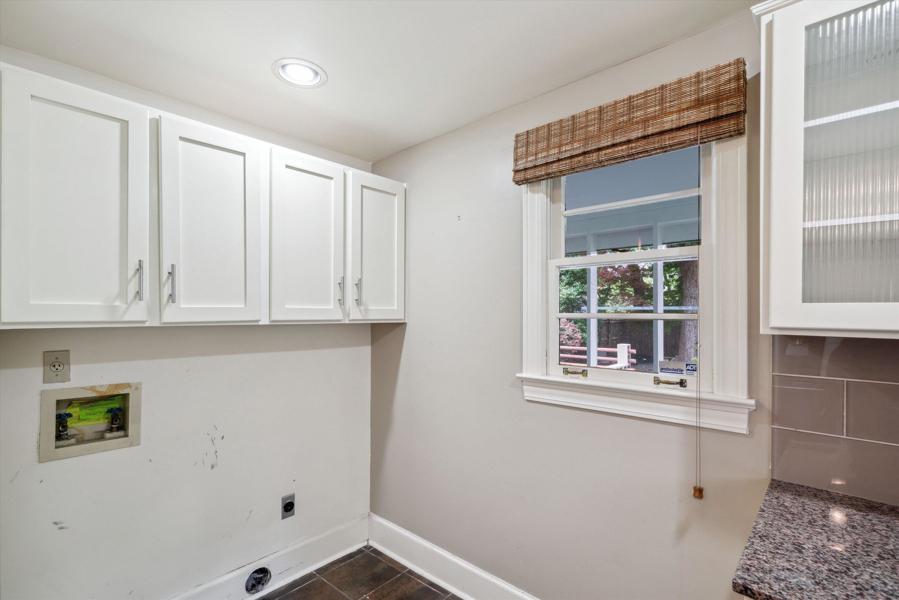 1998 COURTLAND PL