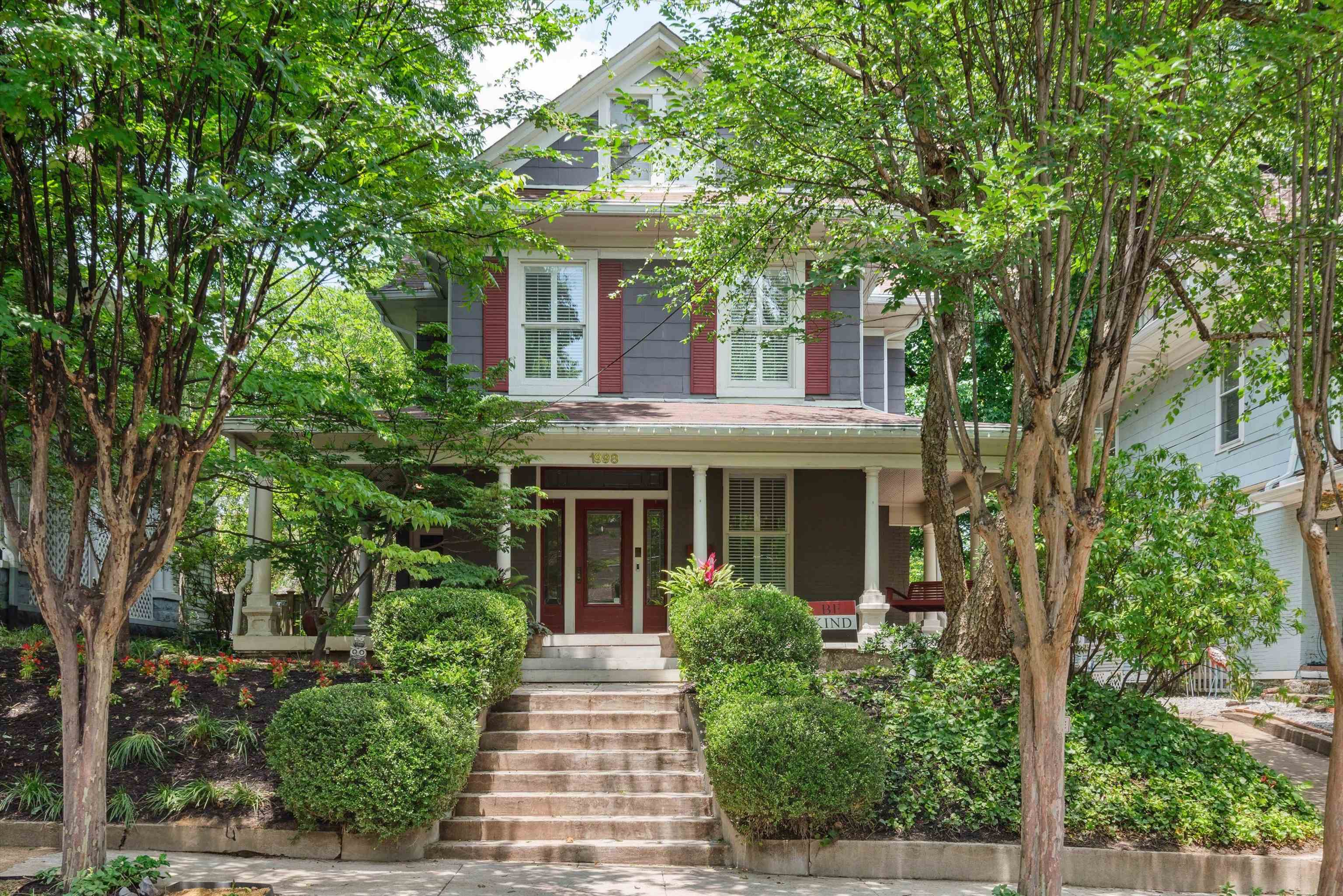 1998 COURTLAND PL