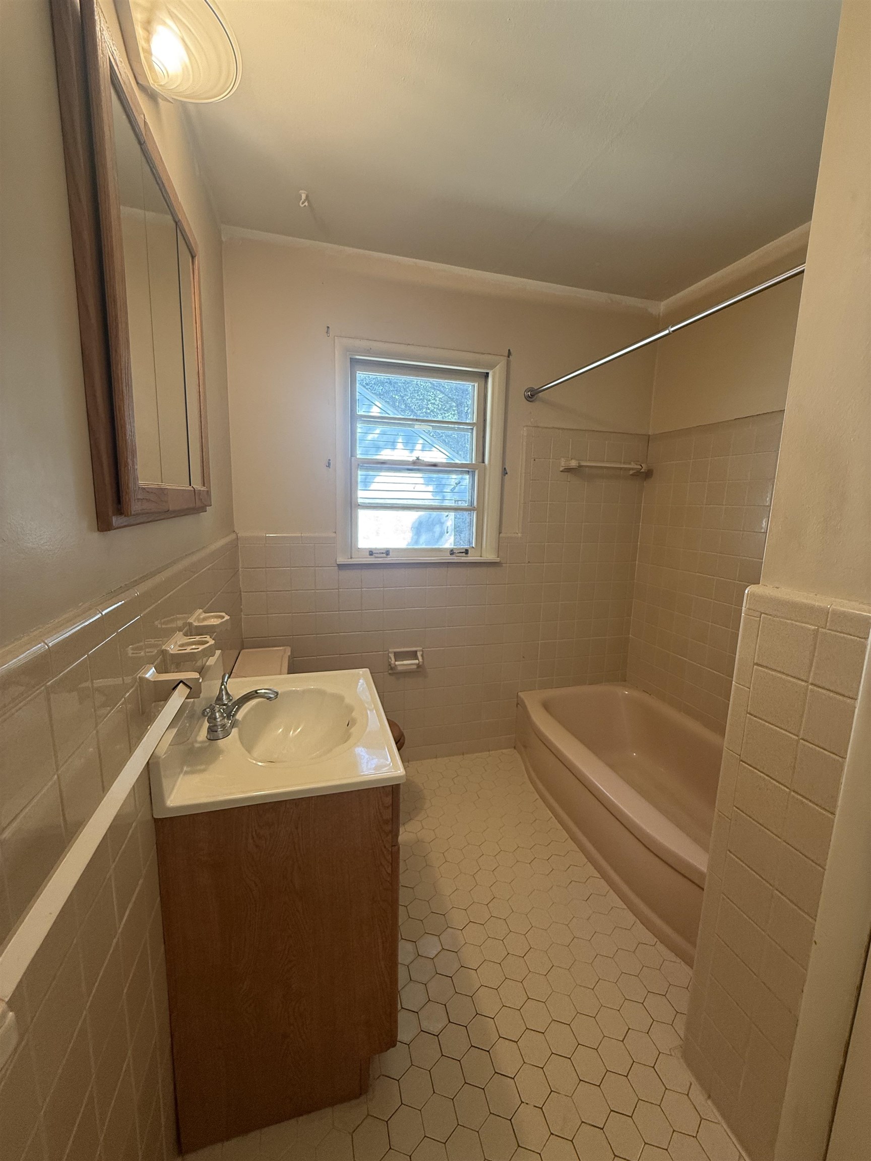 365 LEONORA DR