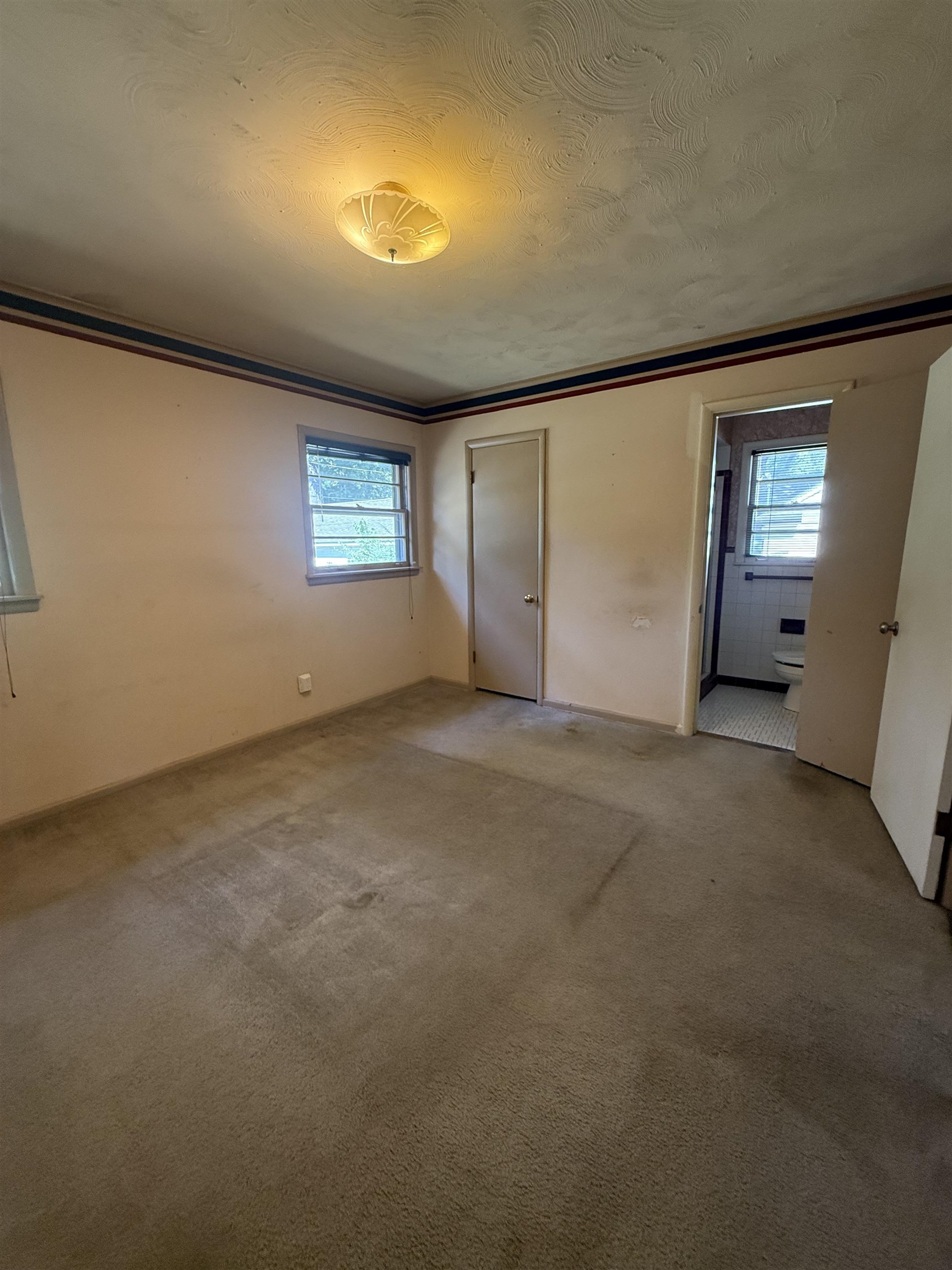 365 LEONORA DR