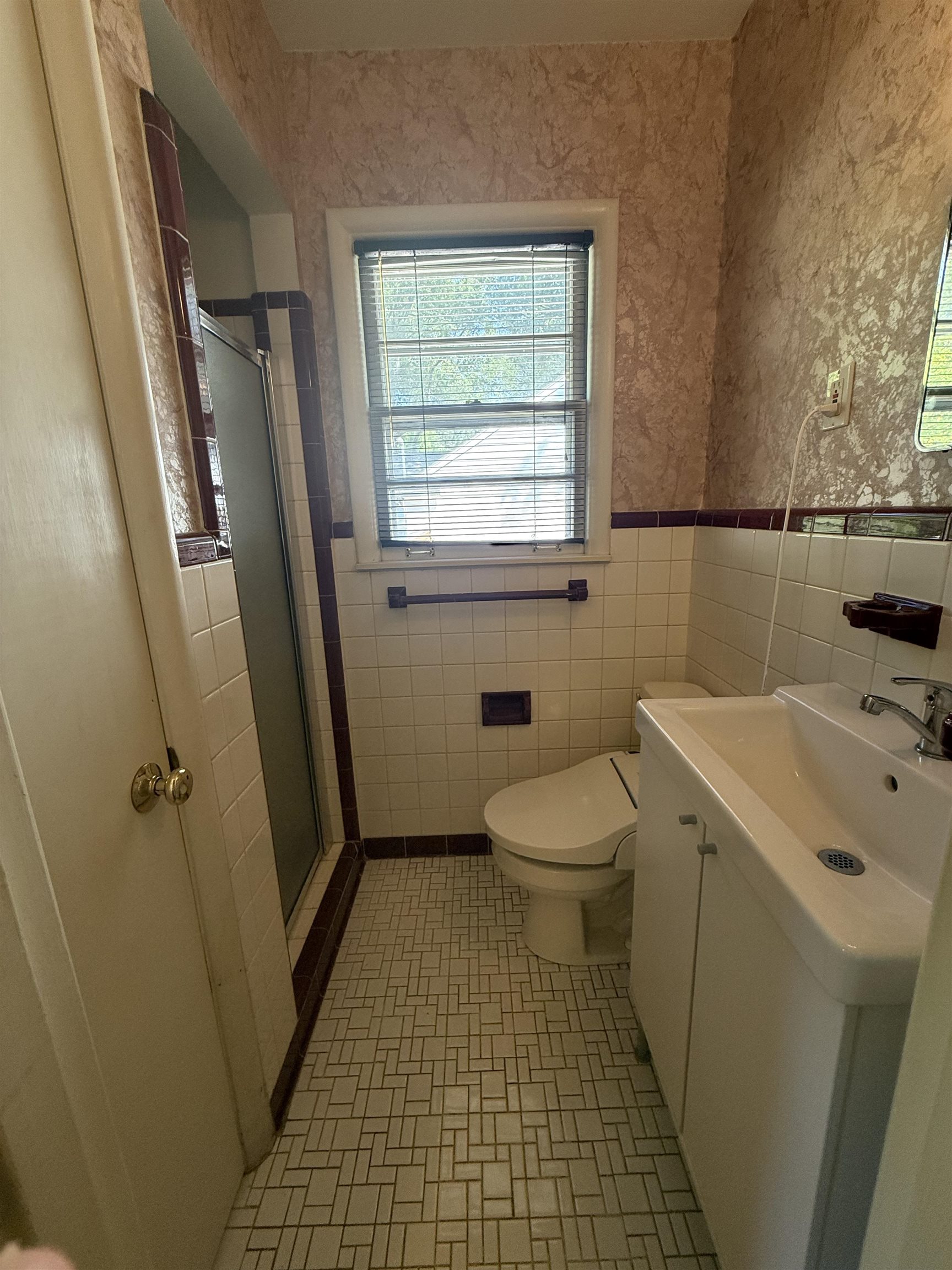 365 LEONORA DR