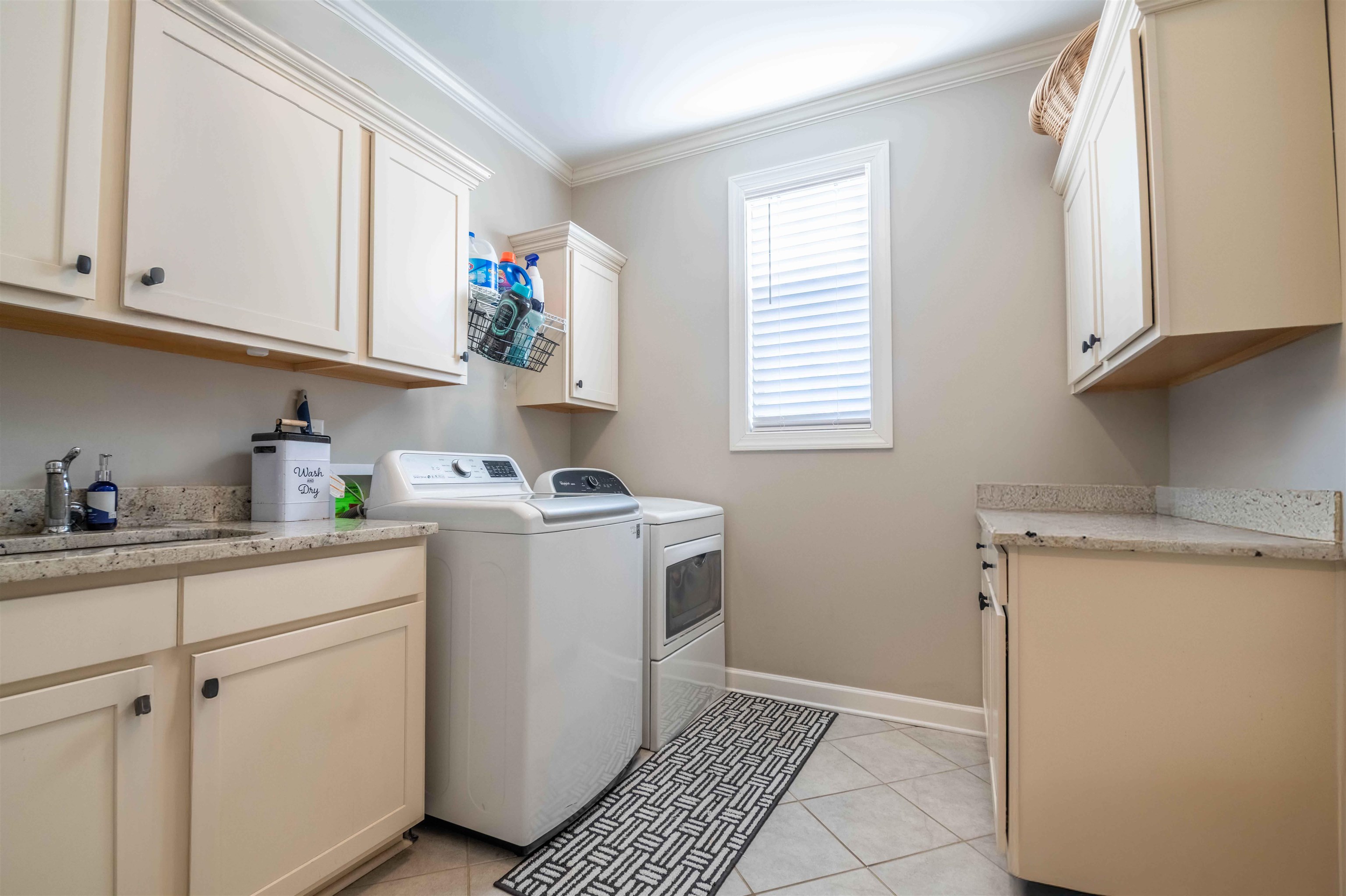 5565 HAYES CREST CIR W