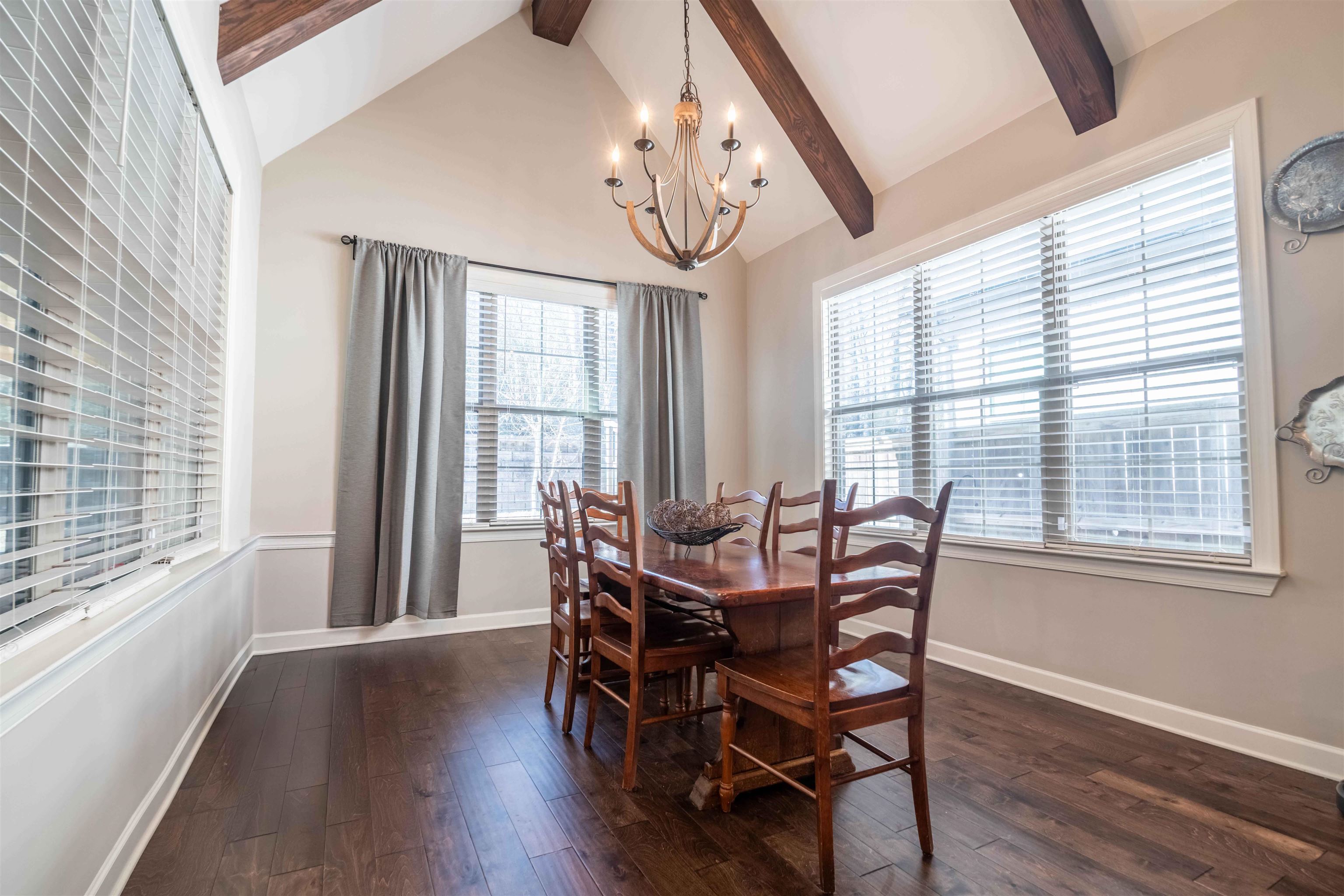 5565 HAYES CREST CIR W