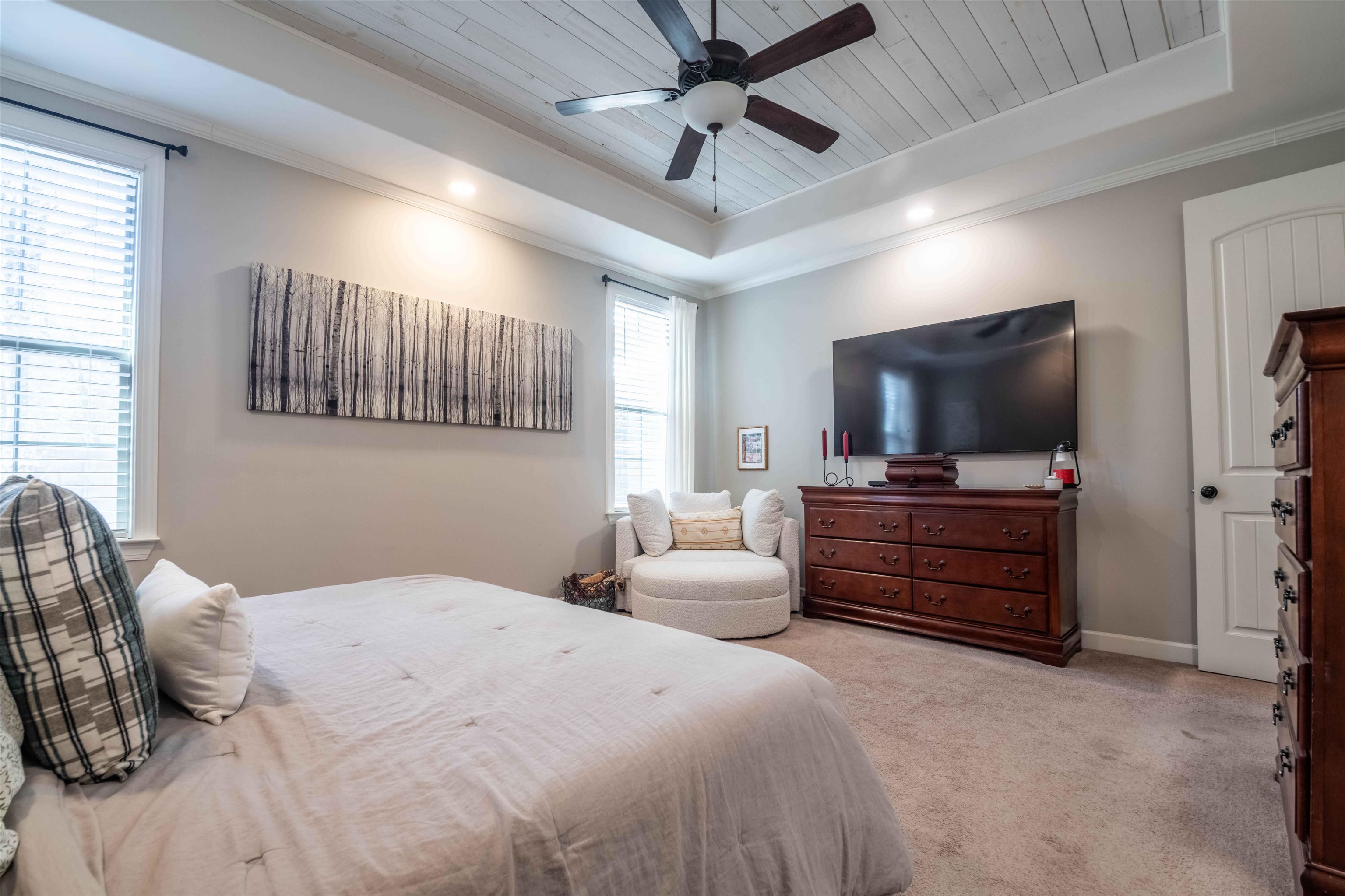 5565 HAYES CREST CIR W