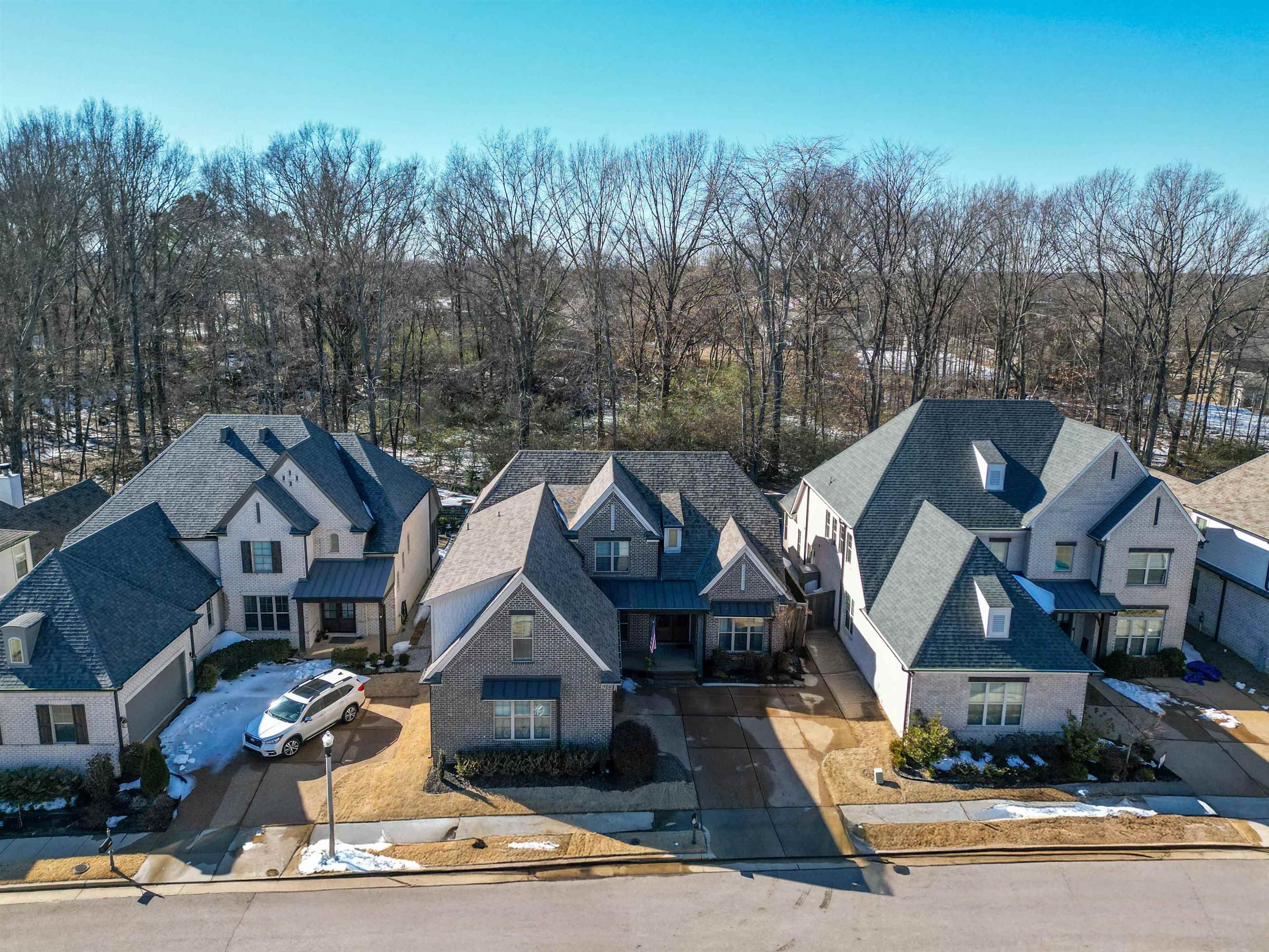 5565 HAYES CREST CIR W