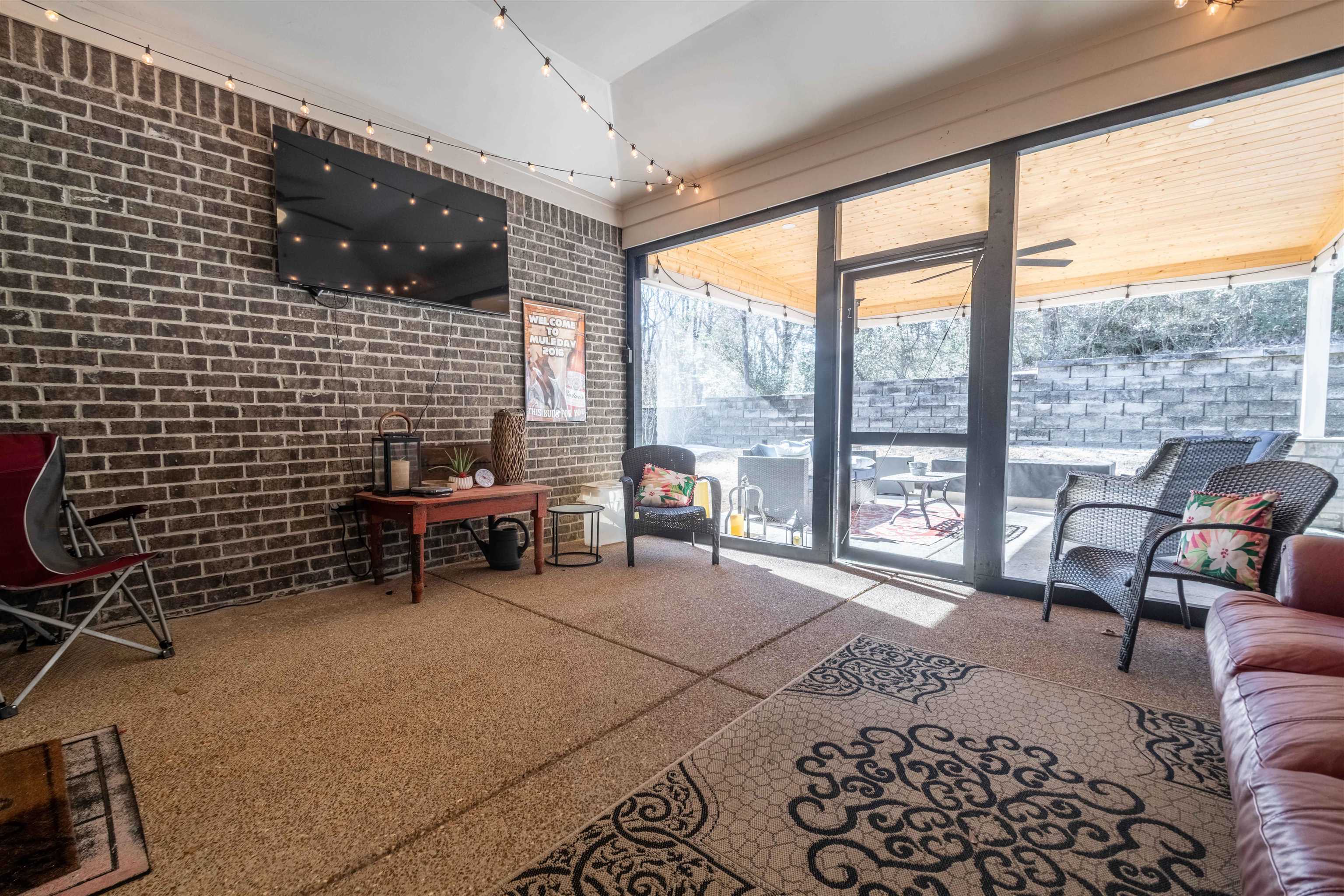 5565 HAYES CREST CIR W