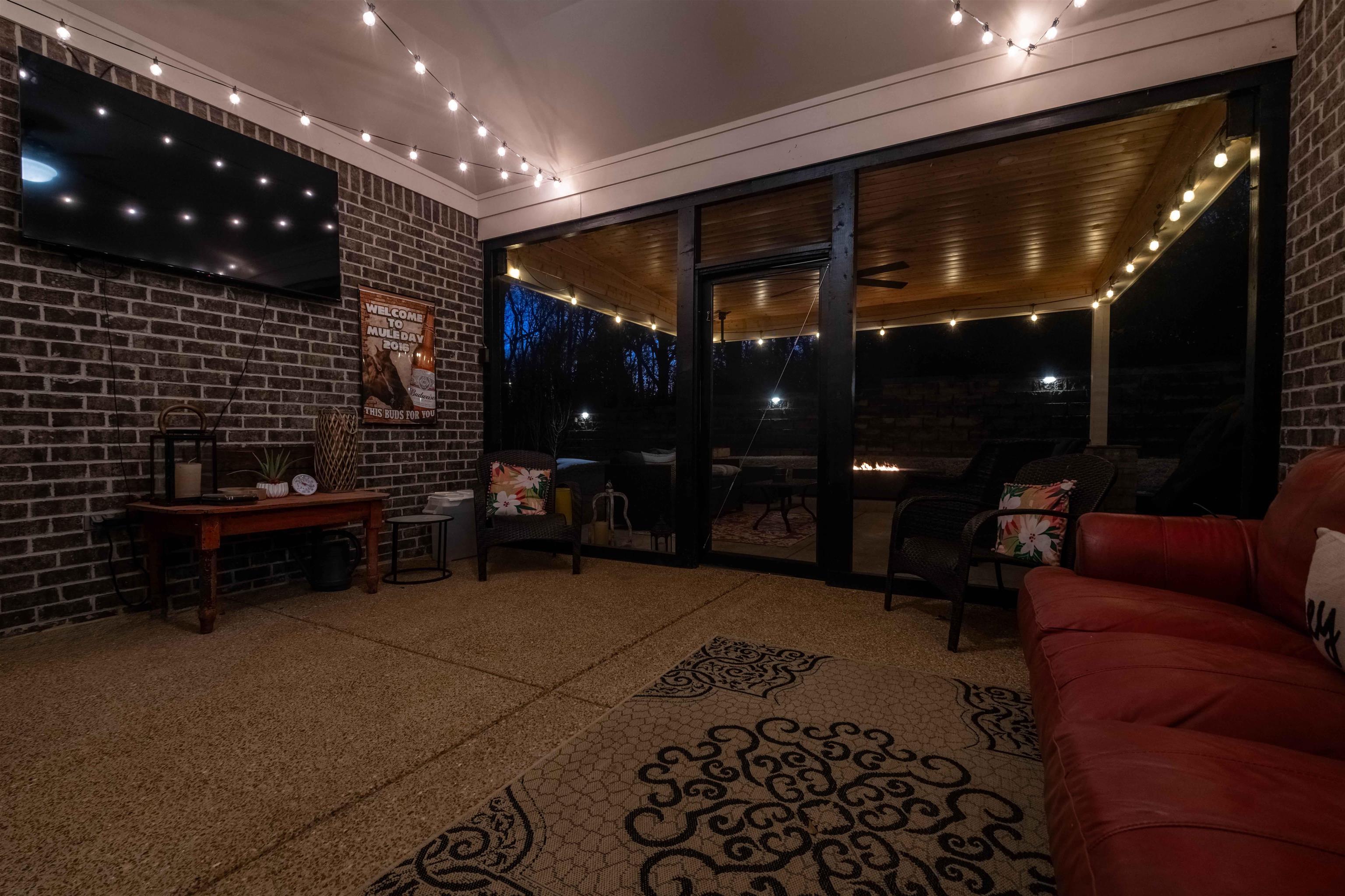 5565 HAYES CREST CIR W