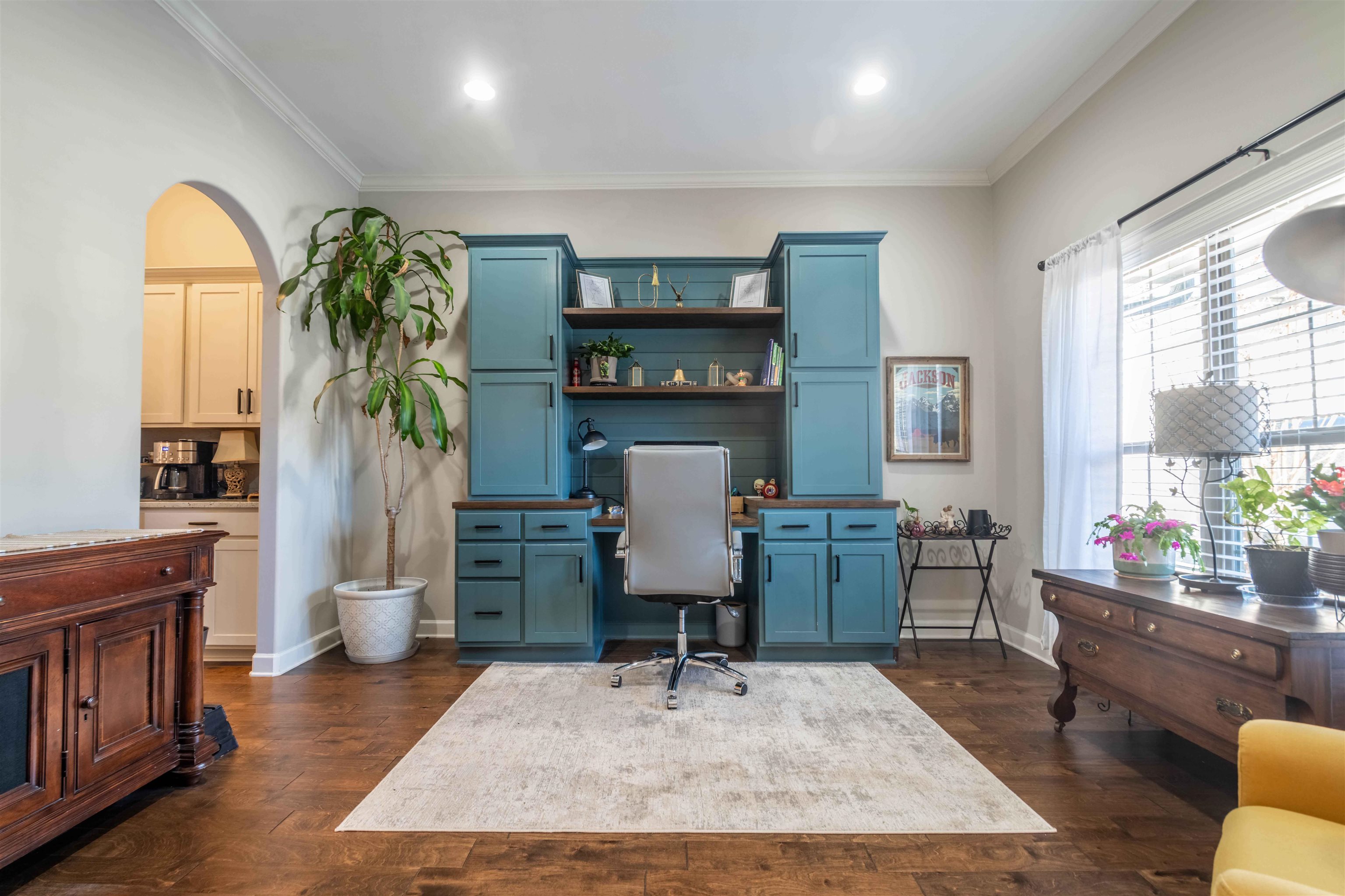 5565 HAYES CREST CIR W