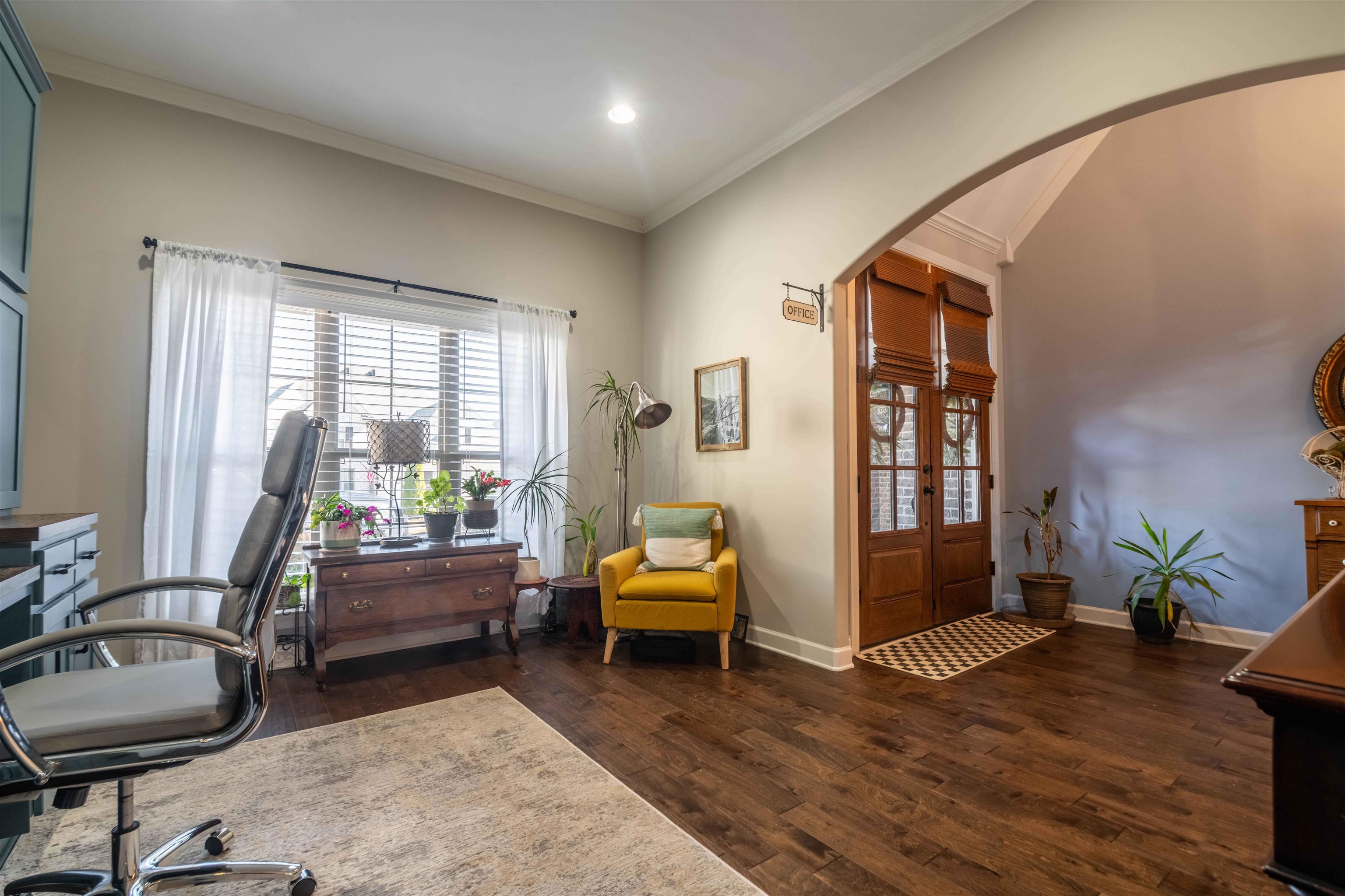 5565 HAYES CREST CIR W