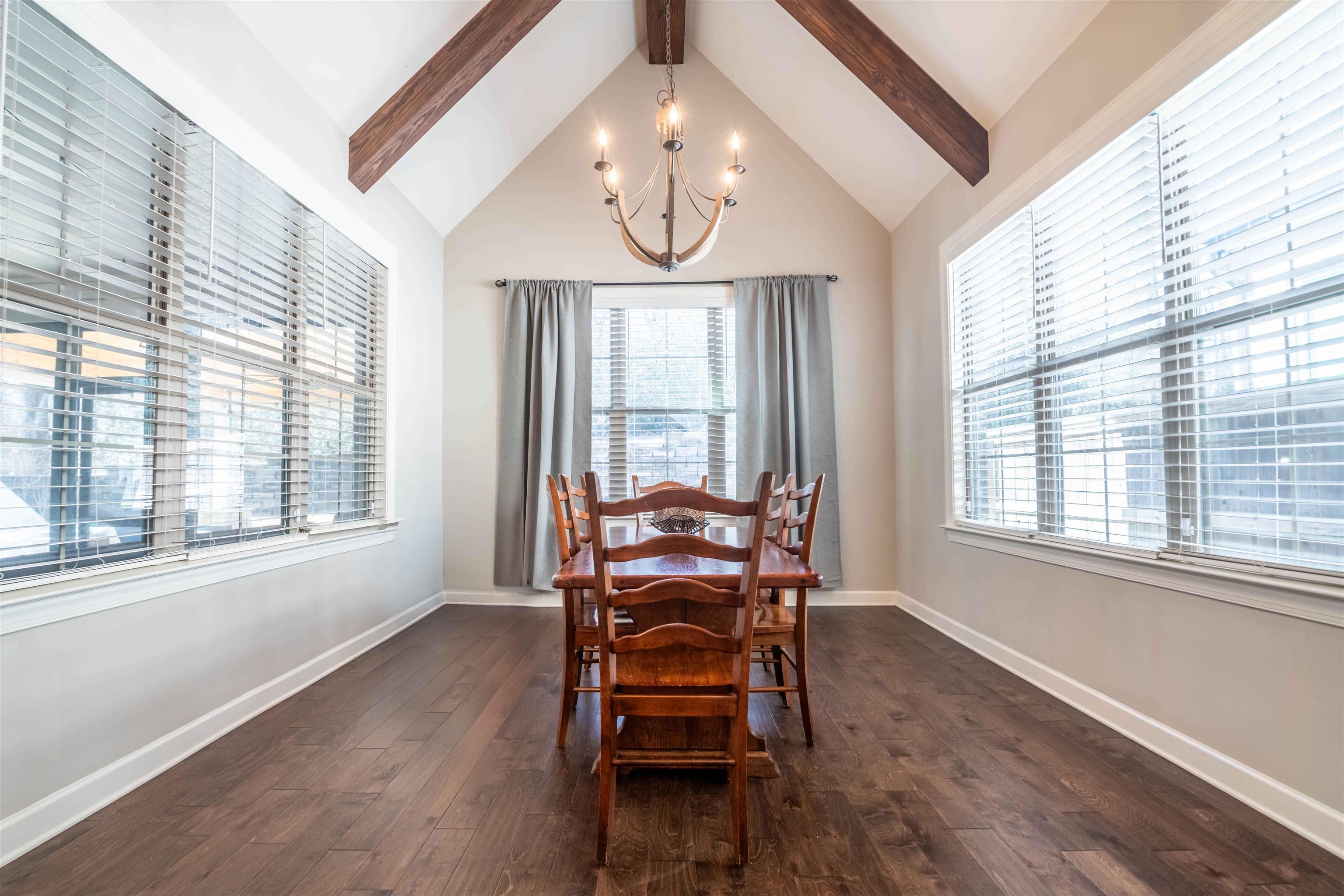 5565 HAYES CREST CIR W