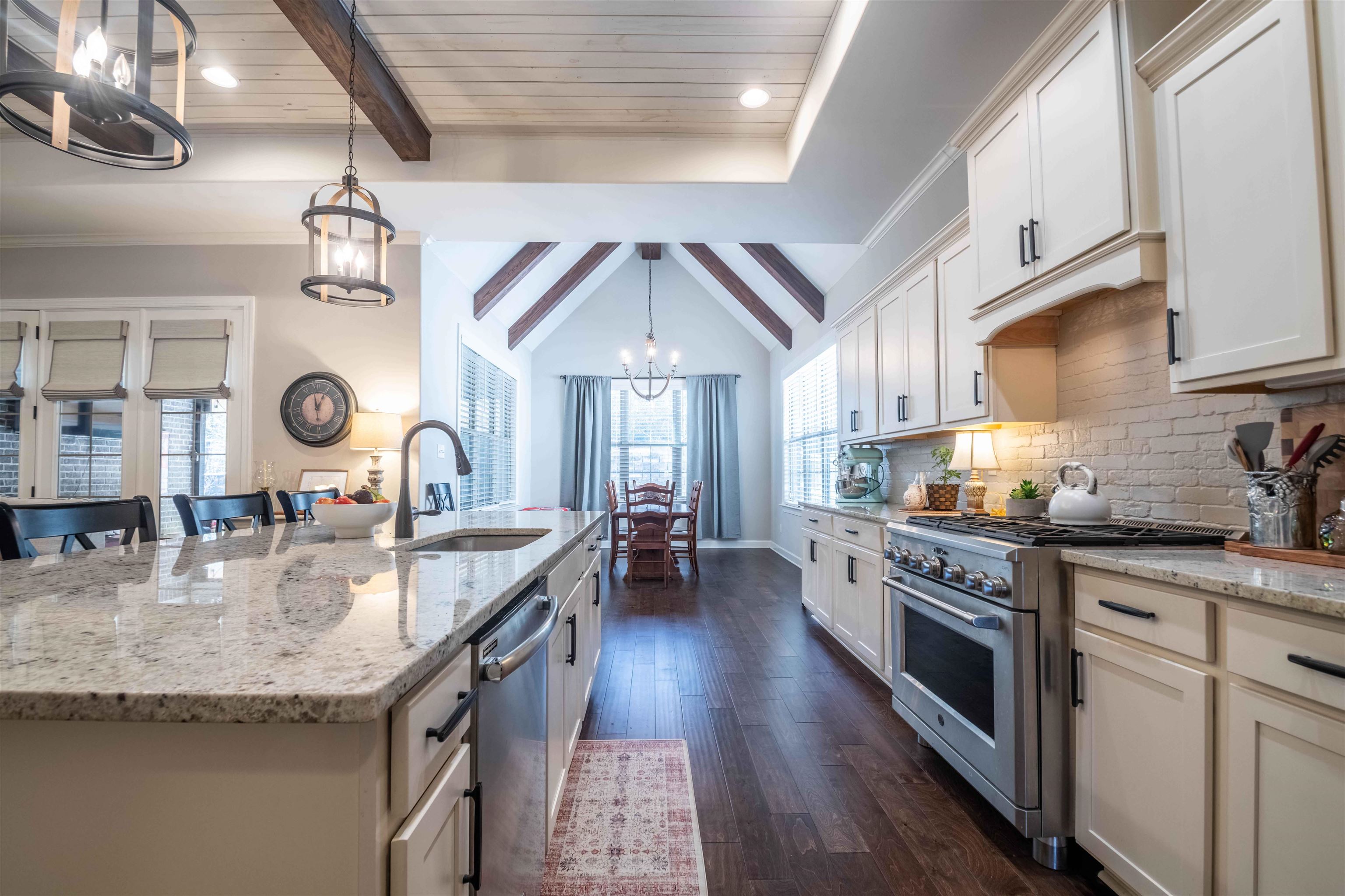 5565 HAYES CREST CIR W