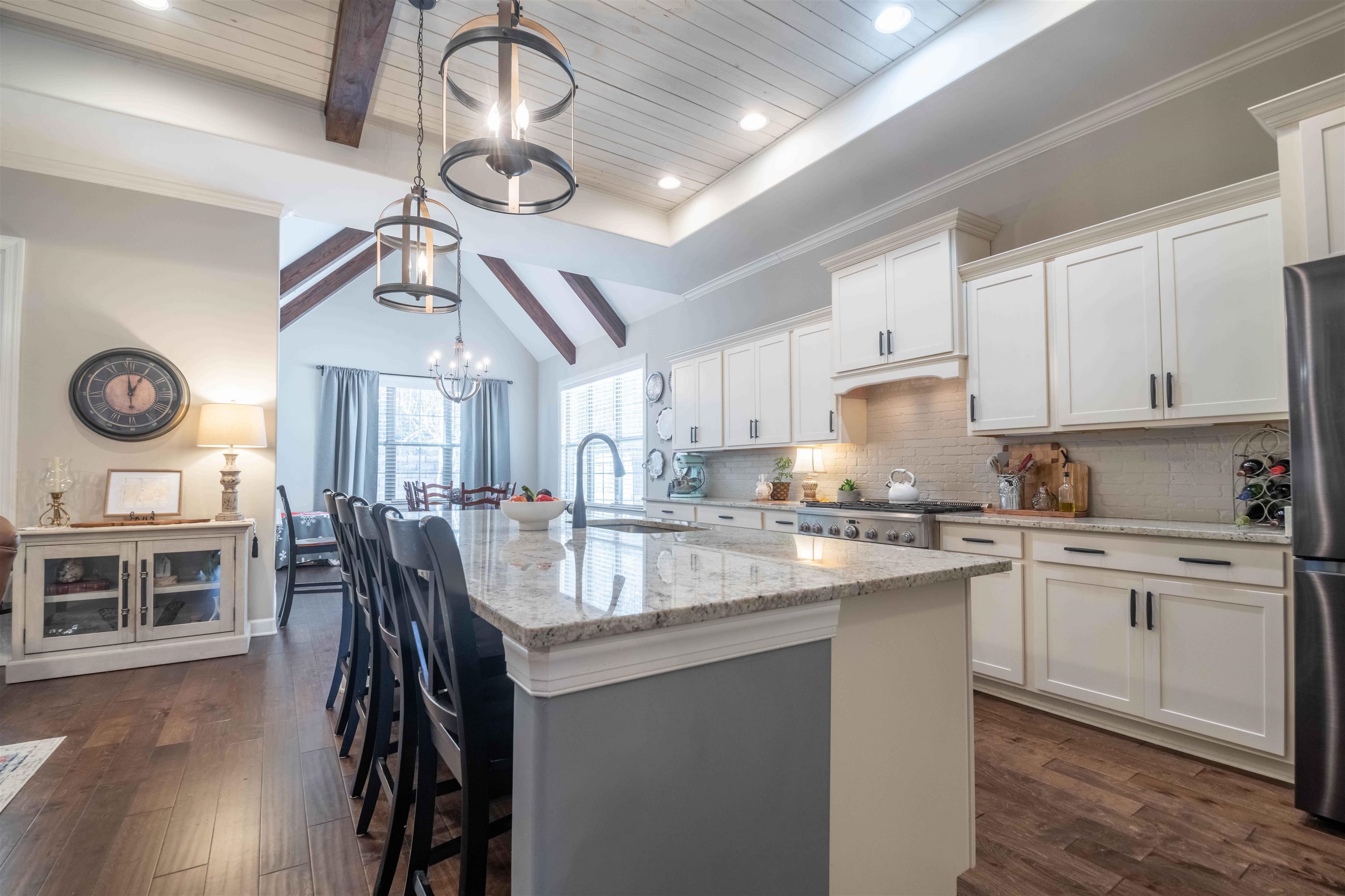 5565 HAYES CREST CIR W