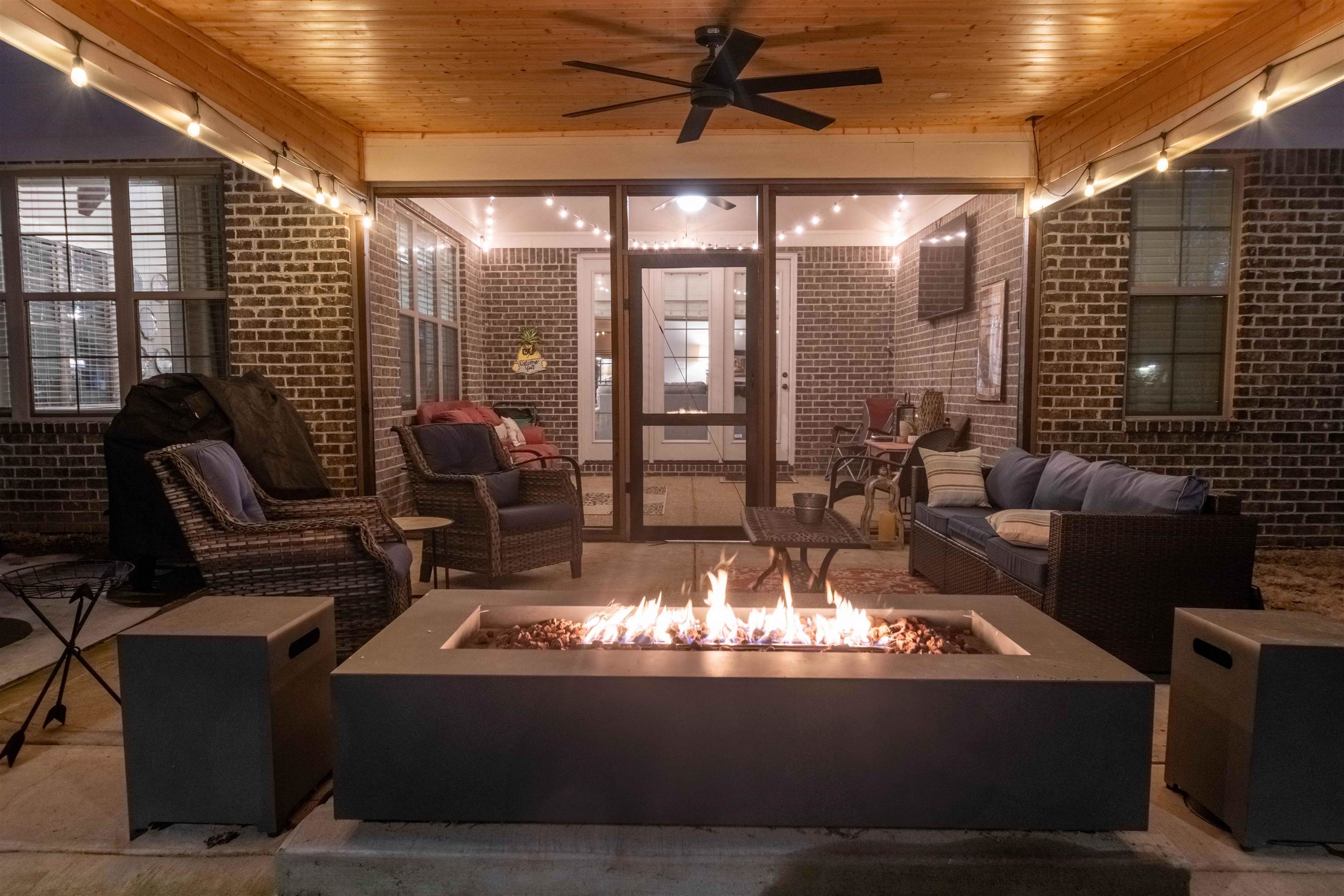 5565 HAYES CREST CIR W