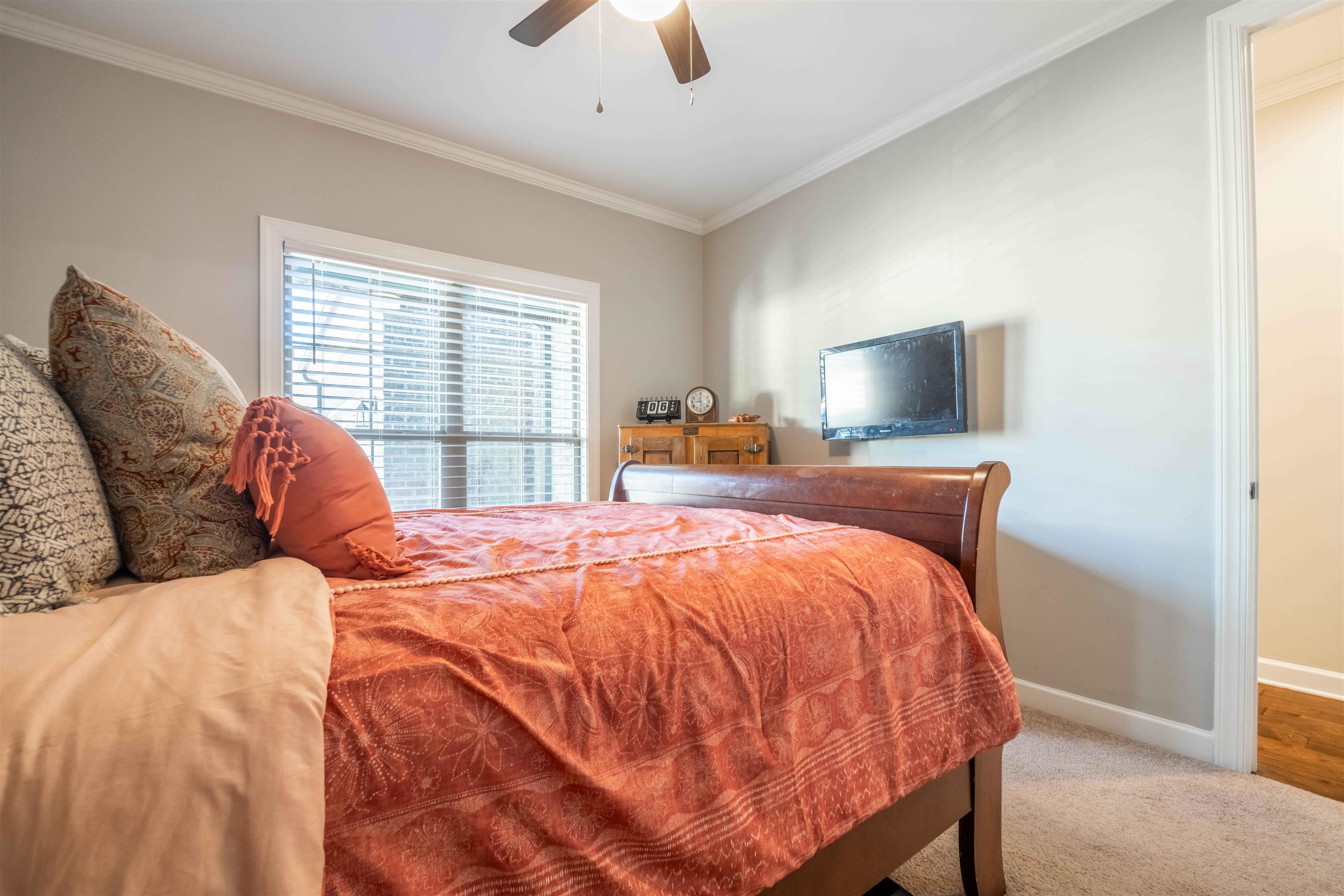 5565 HAYES CREST CIR W