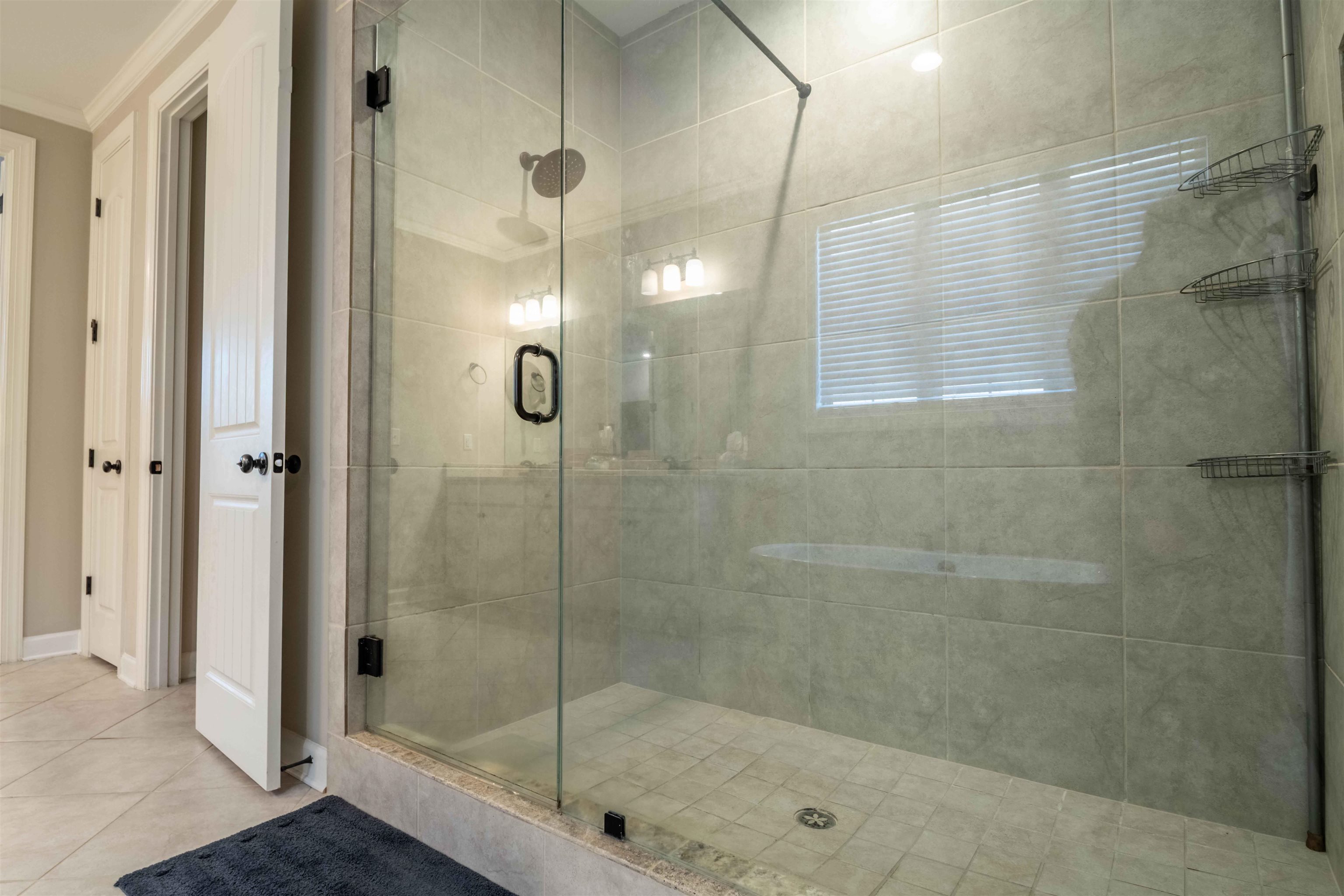 5565 HAYES CREST CIR W