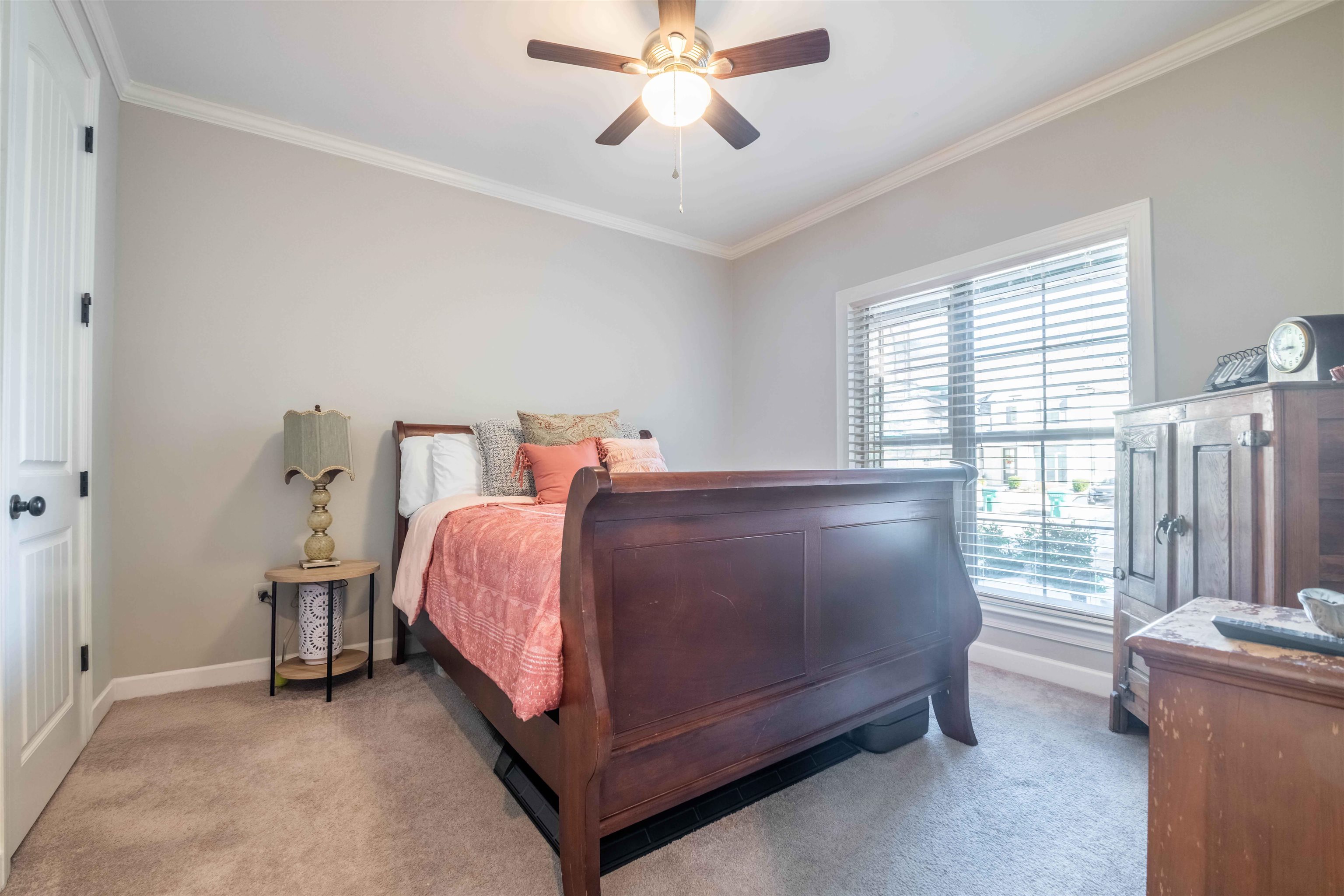 5565 HAYES CREST CIR W