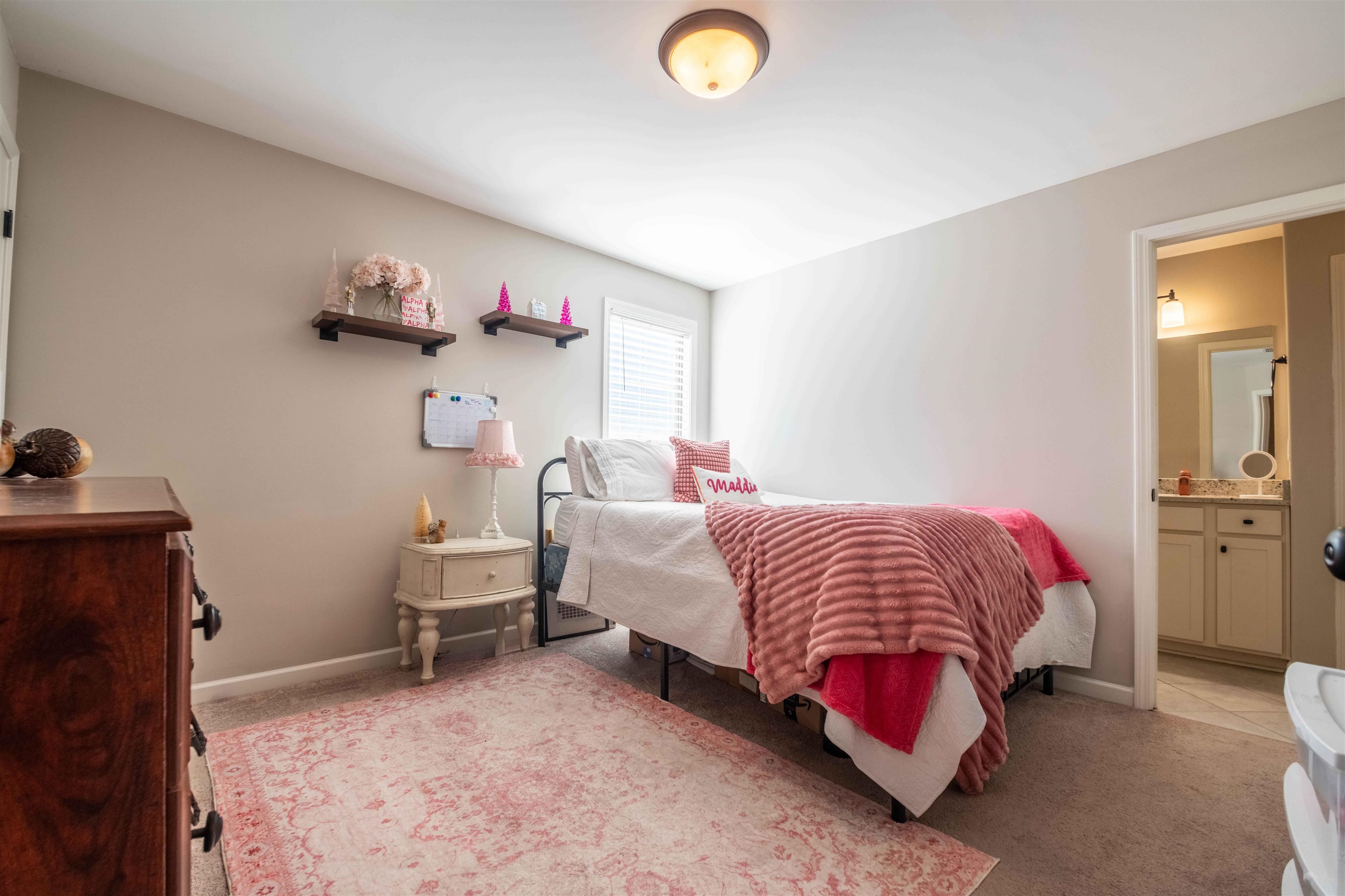 5565 HAYES CREST CIR W