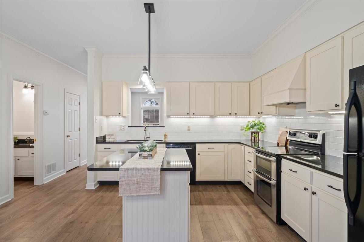 1633 KIMBROUGH RD Unit: 1633