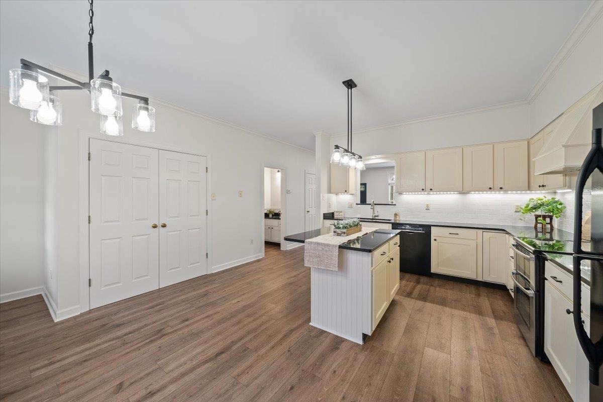 1633 KIMBROUGH RD Unit: 1633
