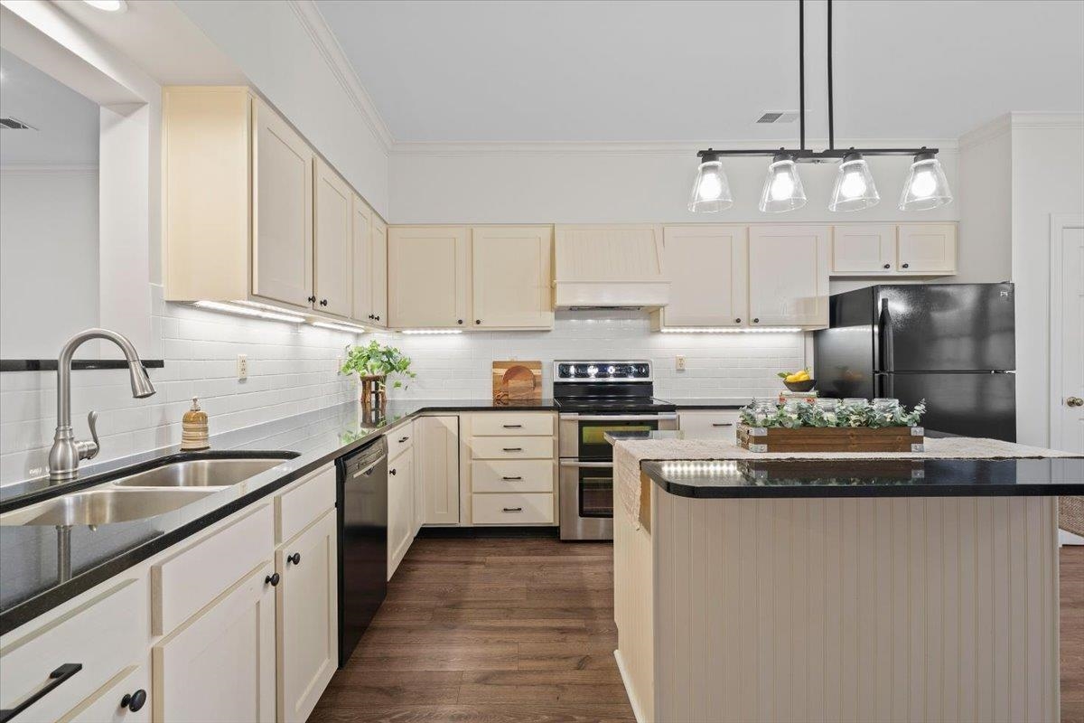 1633 KIMBROUGH RD Unit: 1633