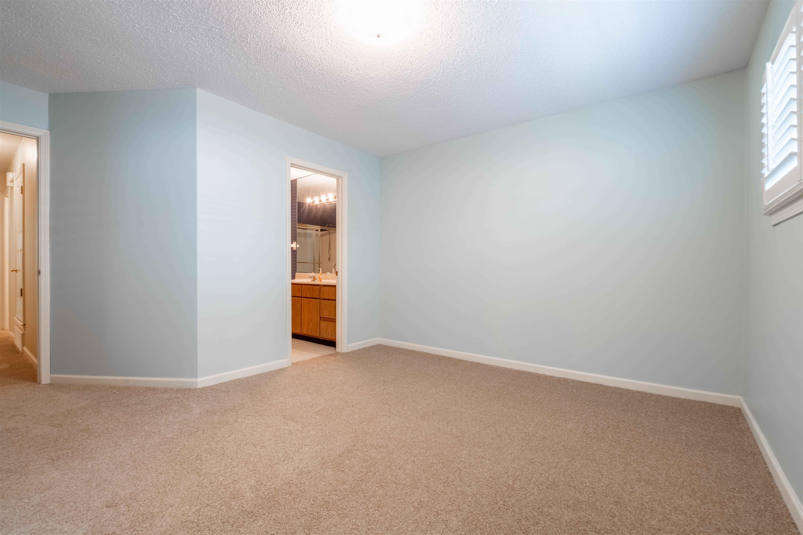 6680 PONDVIEW CV