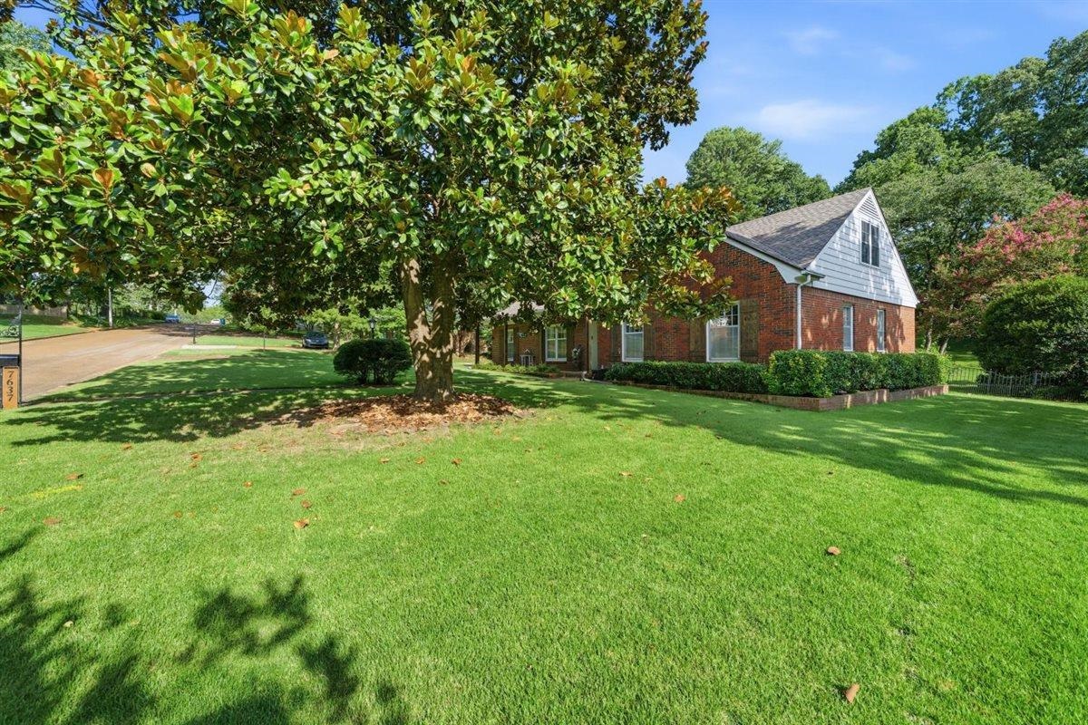 7637 AKERSWOOD RD
