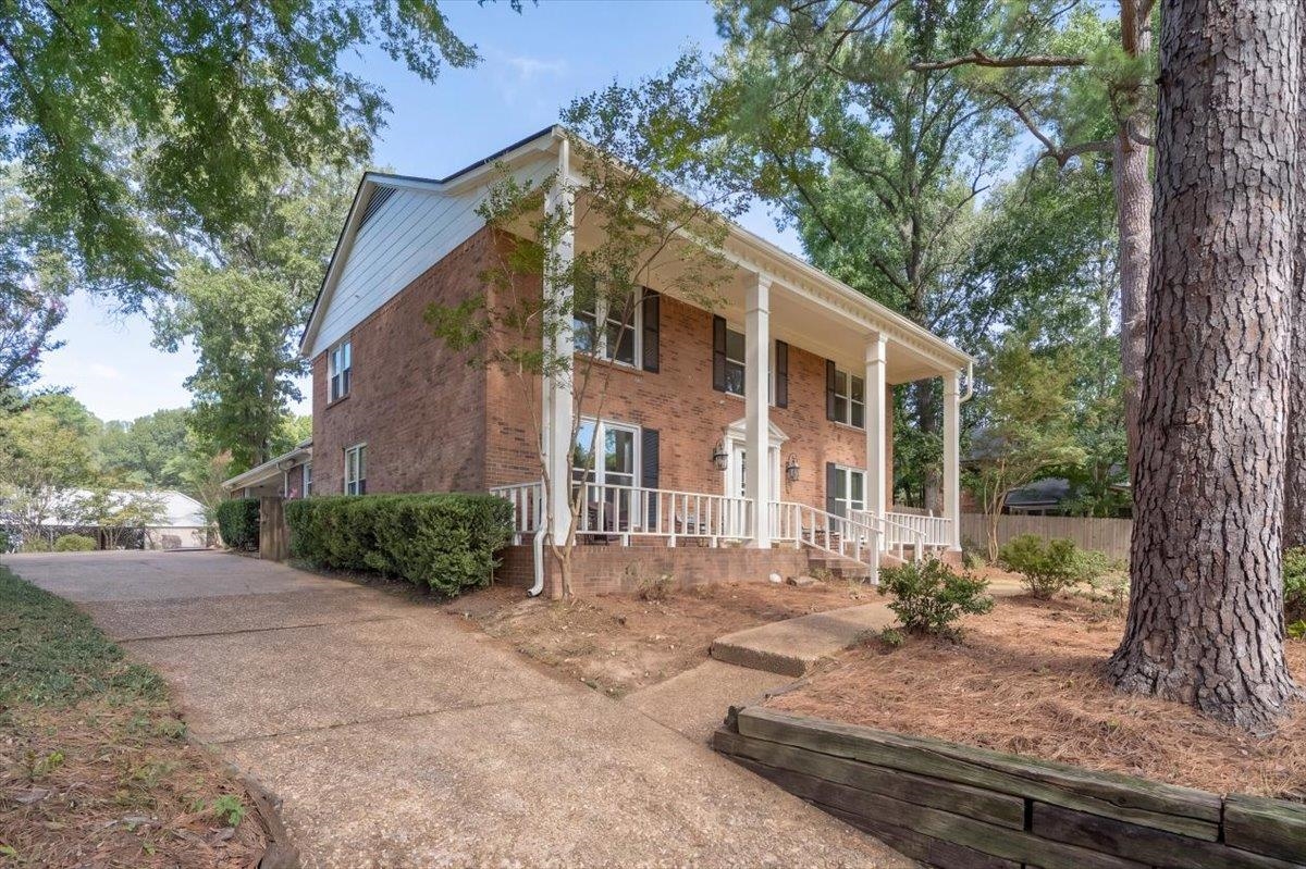 2399 DOGWOOD TRAIL DR
