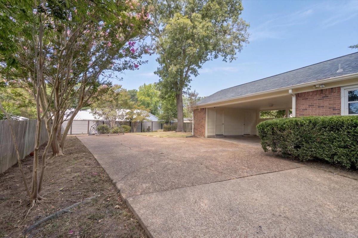 2399 DOGWOOD TRAIL DR