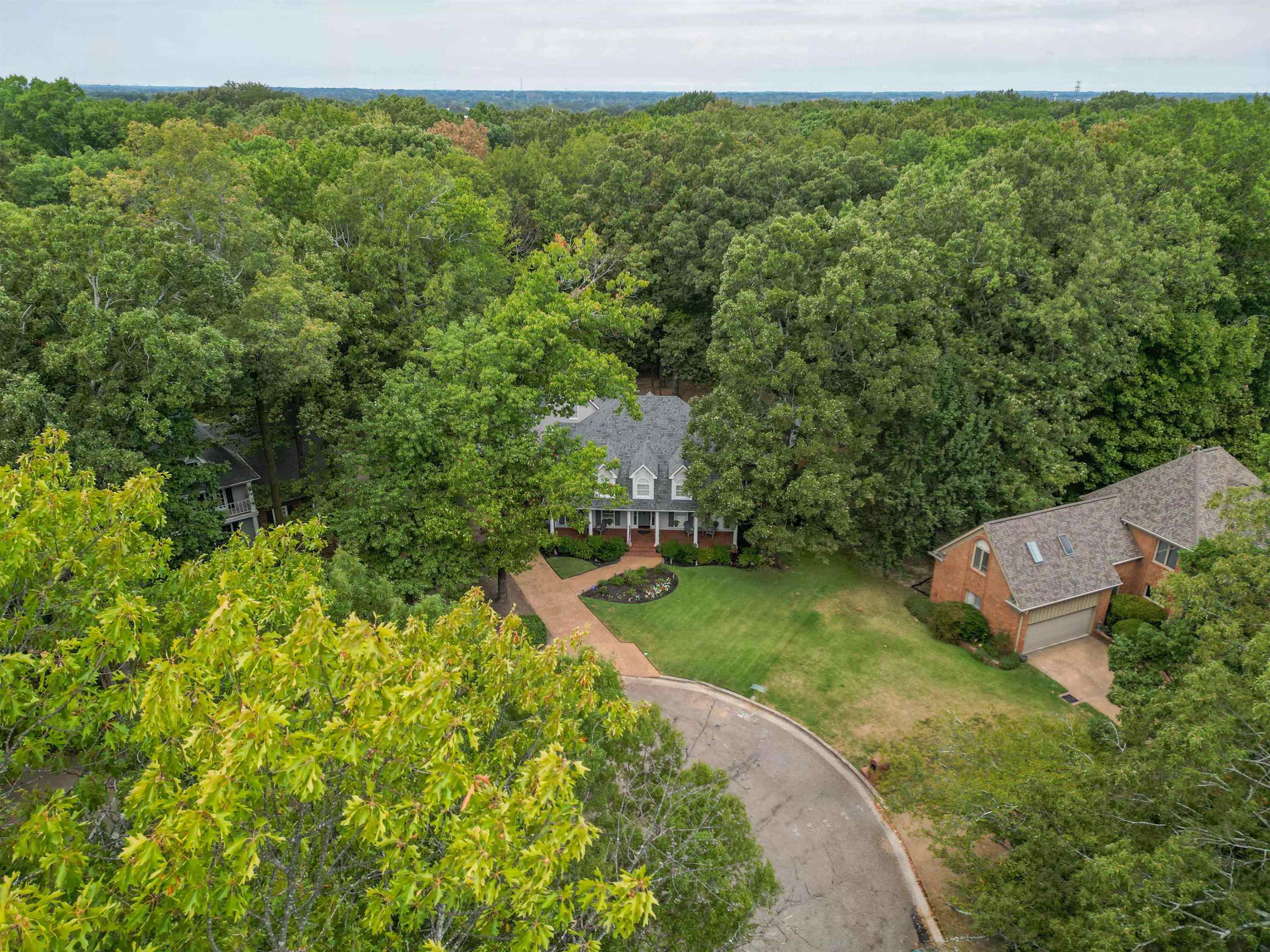 7816 WOOD GLEN CV
