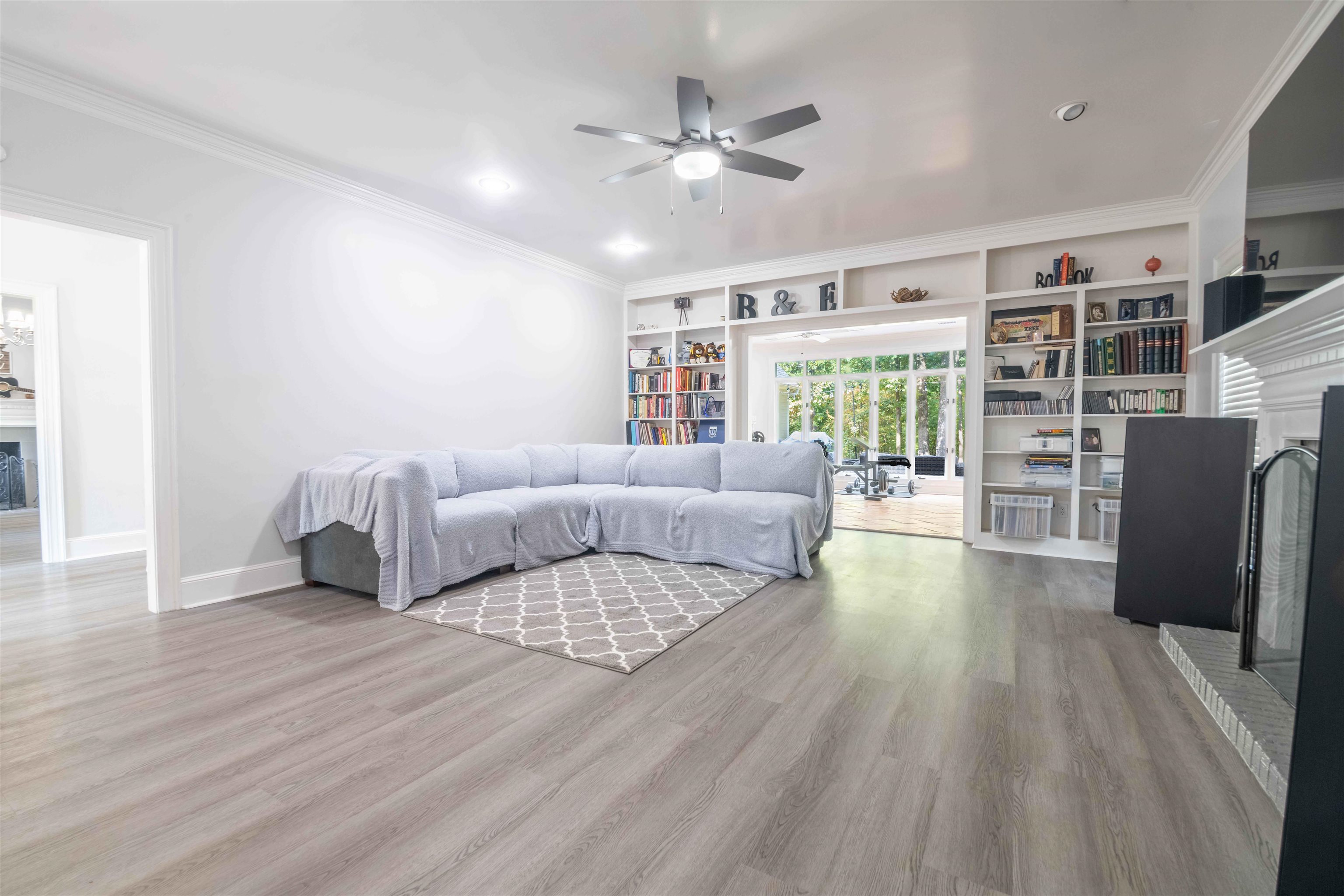 7816 WOOD GLEN CV