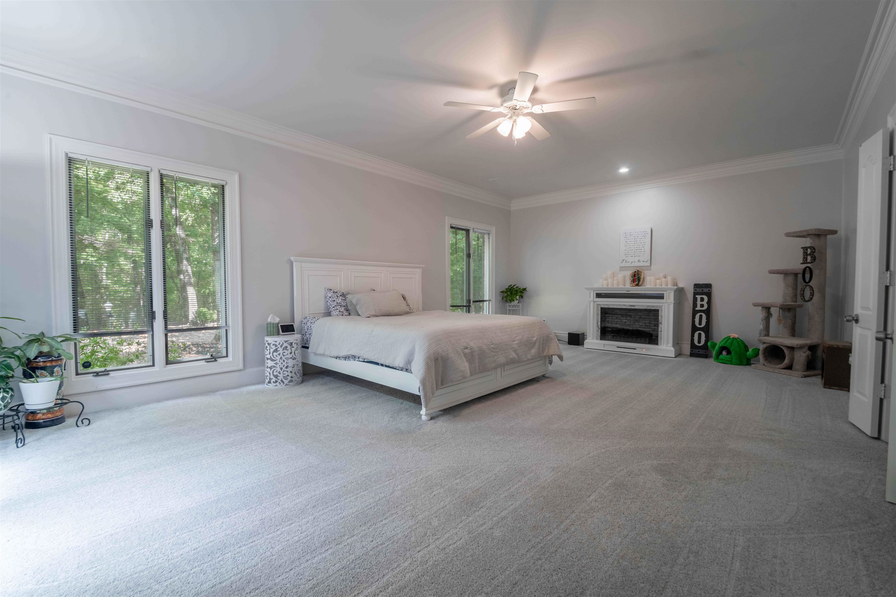 7816 WOOD GLEN CV