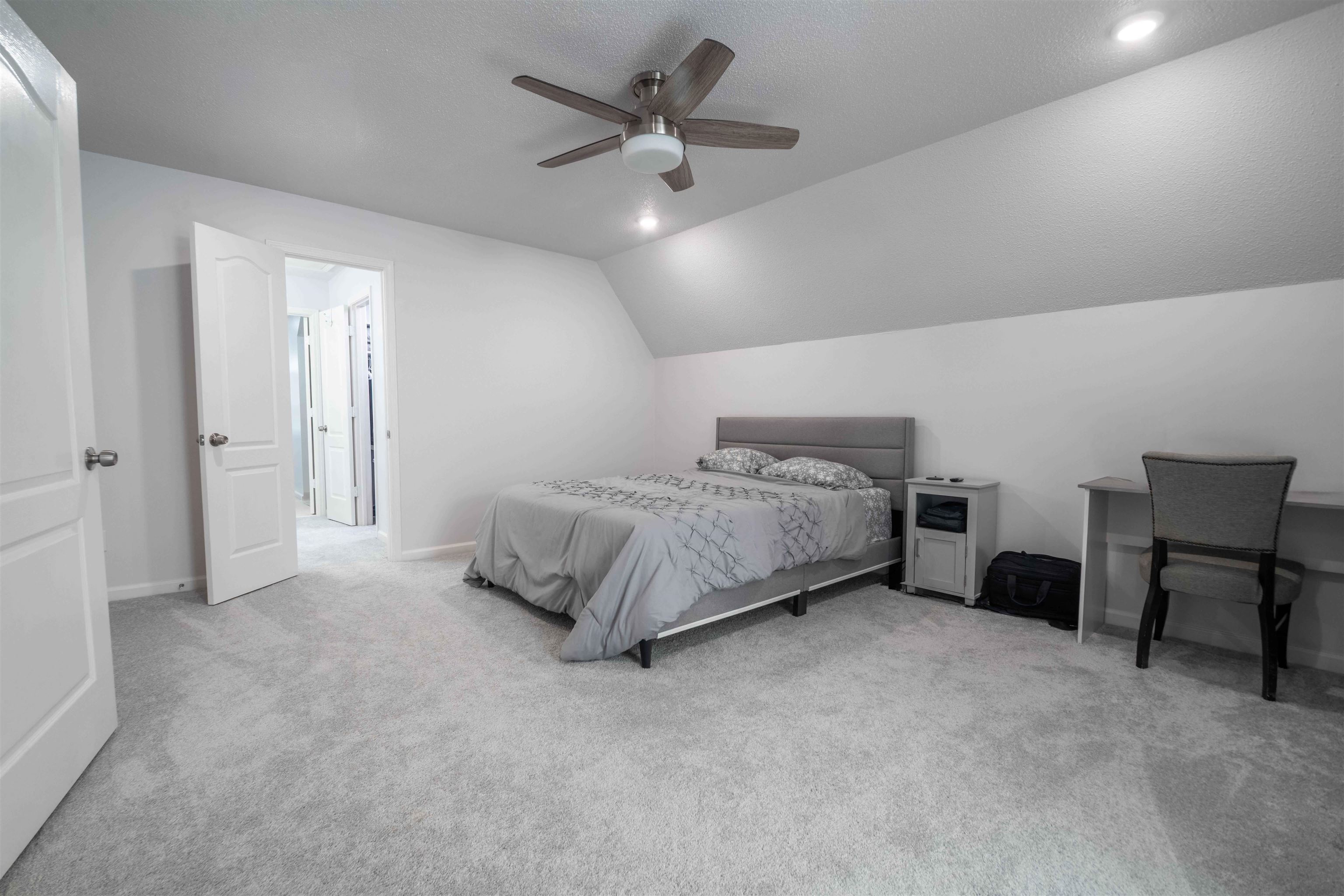 7816 WOOD GLEN CV